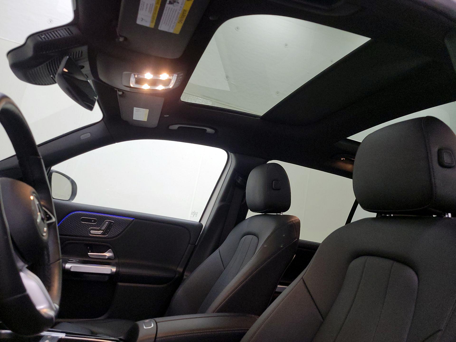 Thumbnail: 2024 Mercedes-Benz GLB - 20