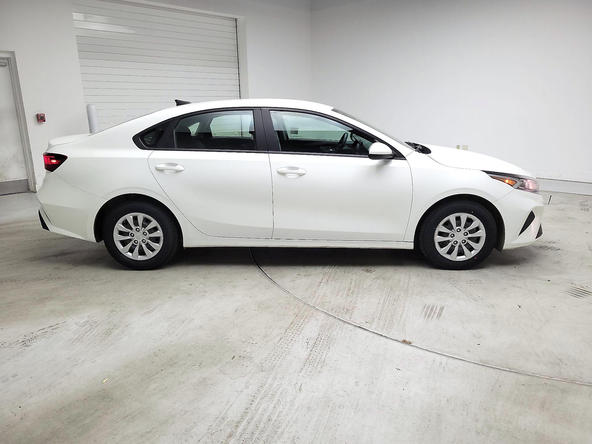 Thumbnail: 2023 Kia Forte - 4