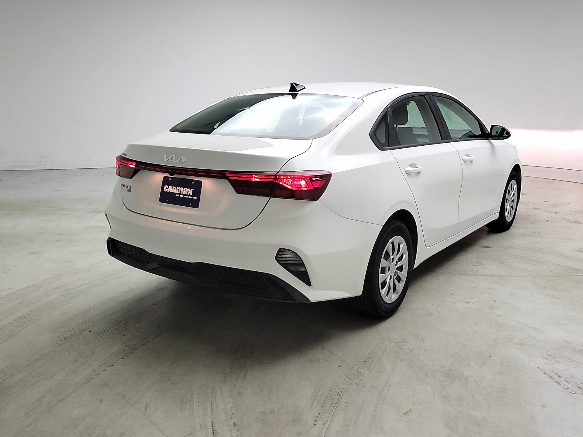 Thumbnail: 2023 Kia Forte - 5