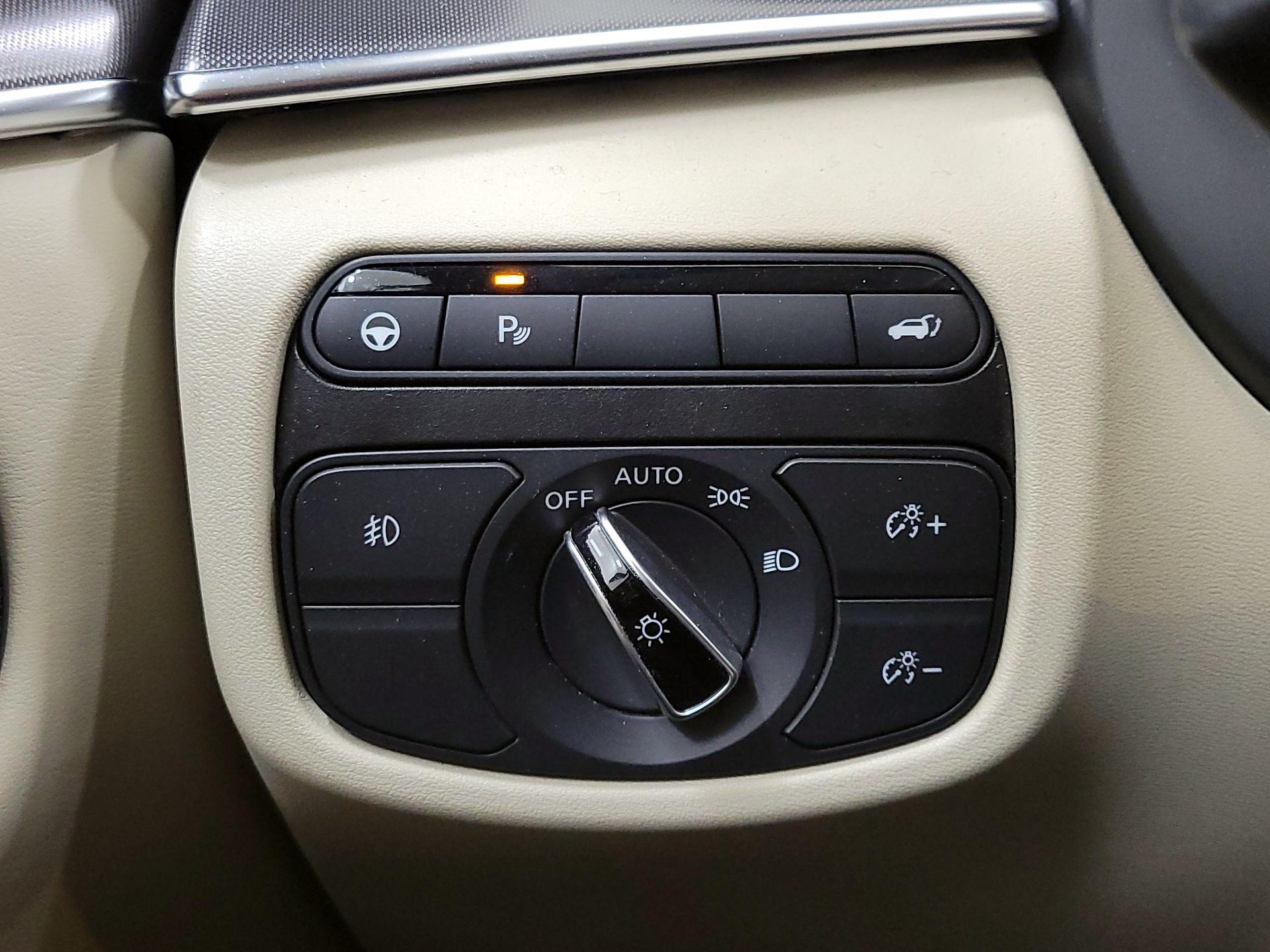 Thumbnail: 2022 INFINITI QX50 - 13