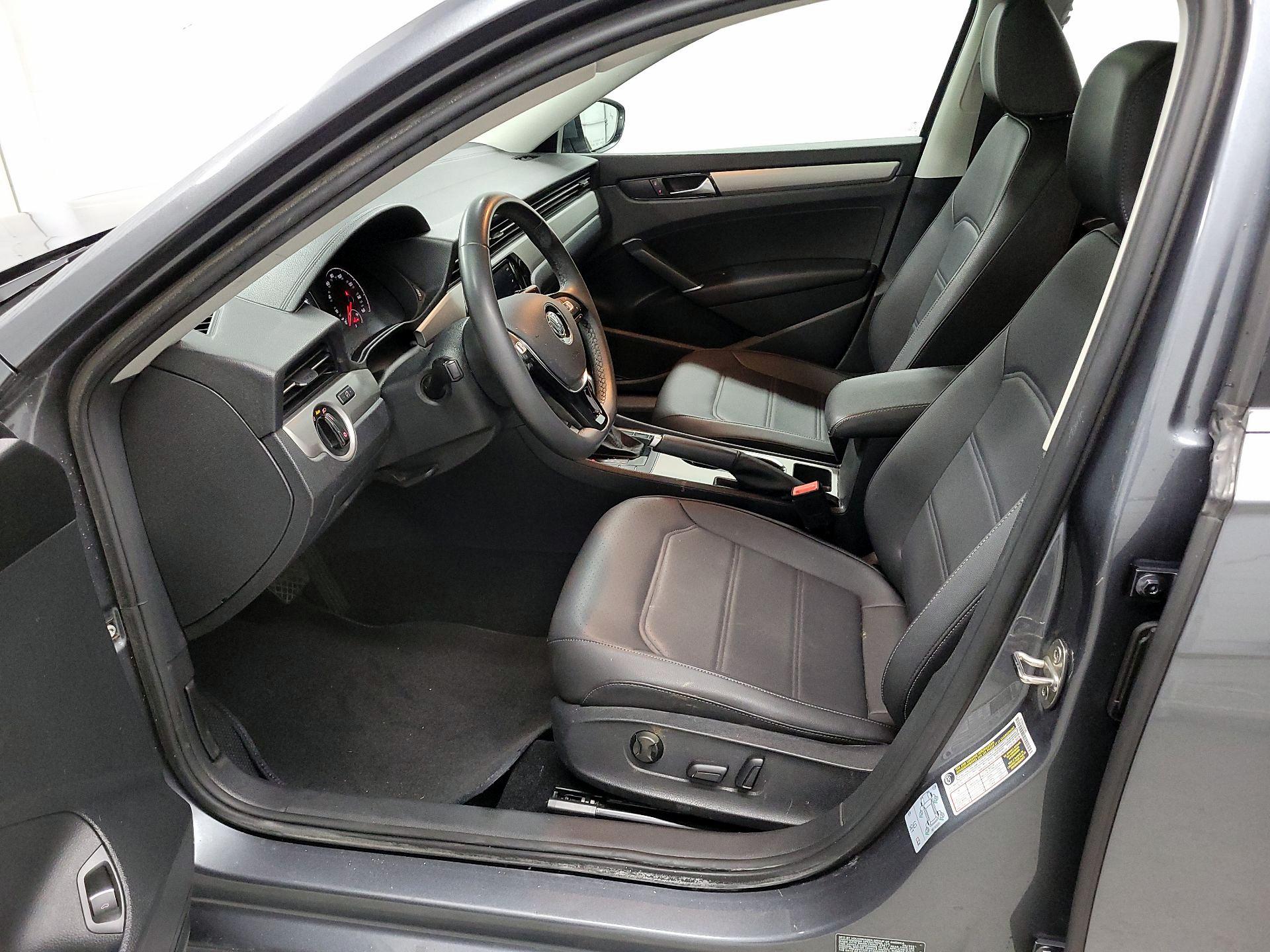 Thumbnail: 2022 Volkswagen Passat - 11