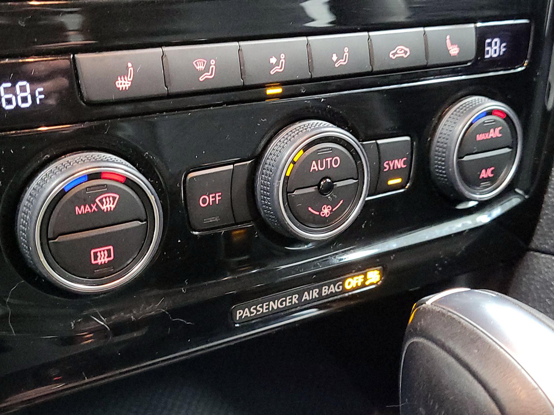 Thumbnail: 2022 Volkswagen Passat - 16