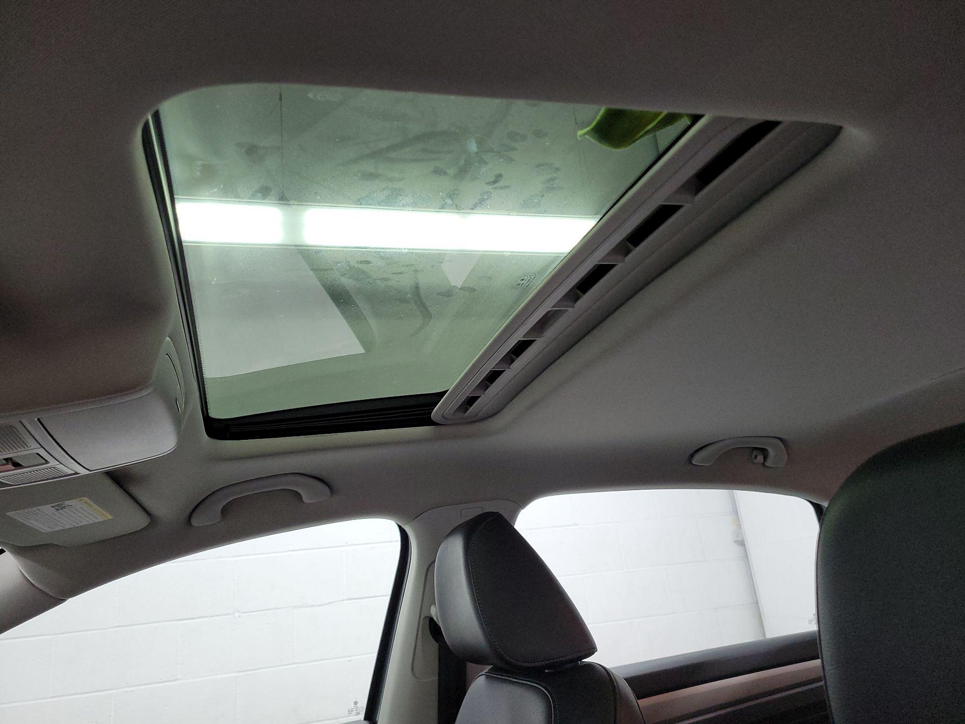 Thumbnail: 2022 Volkswagen Passat - 19