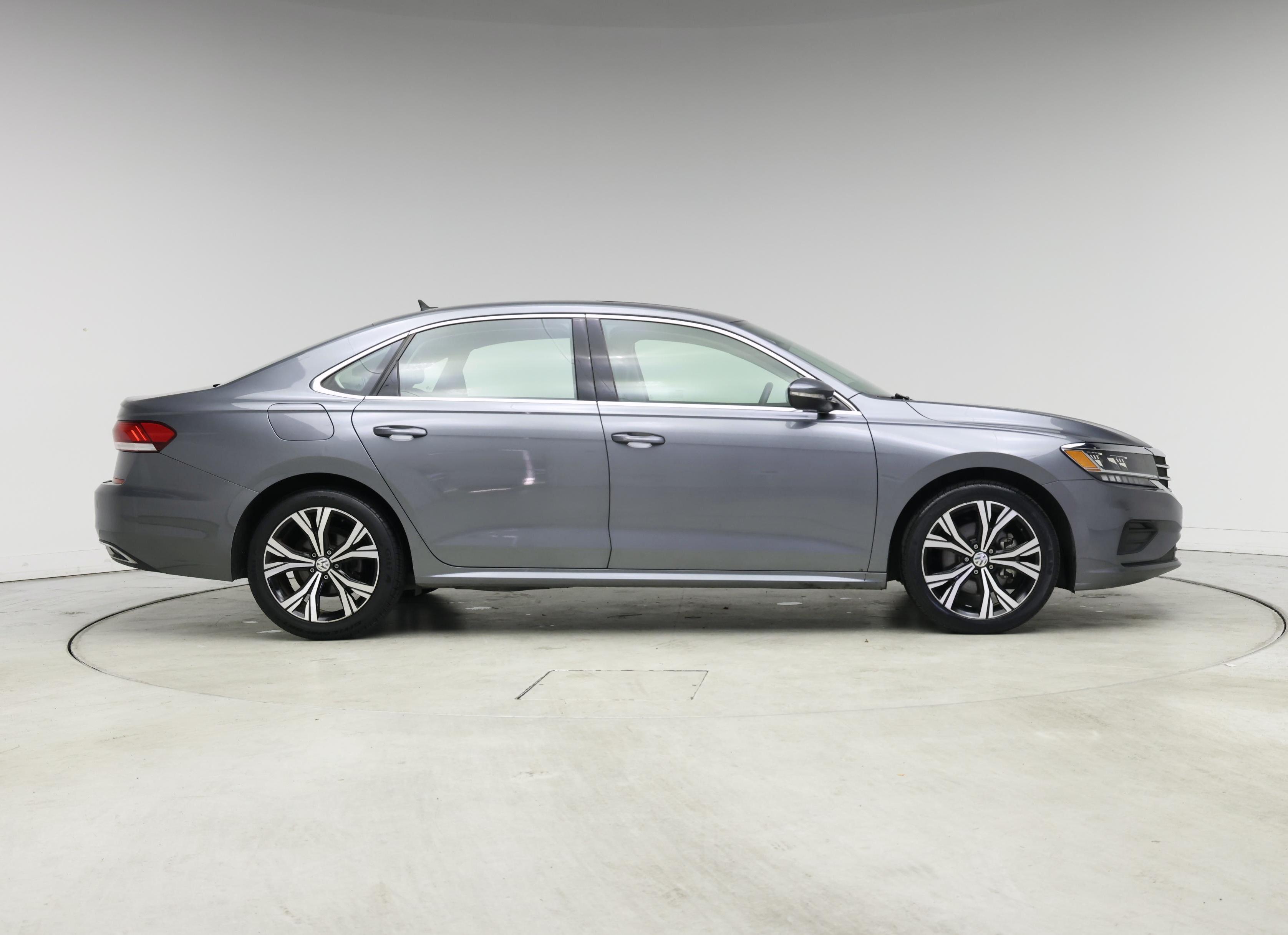 Thumbnail: 2022 Volkswagen Passat - 7