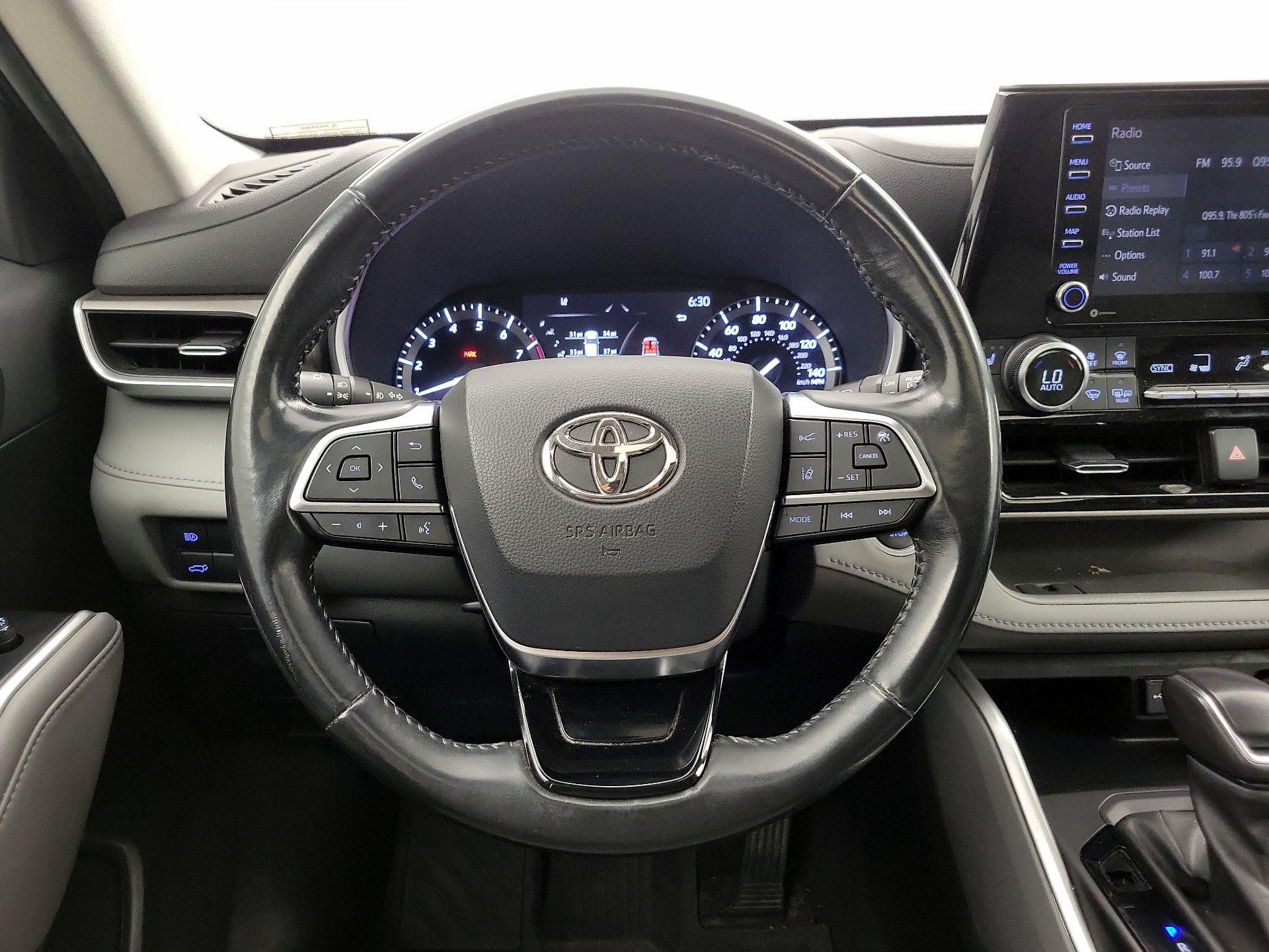 Thumbnail: 2021 Toyota Highlander - 10