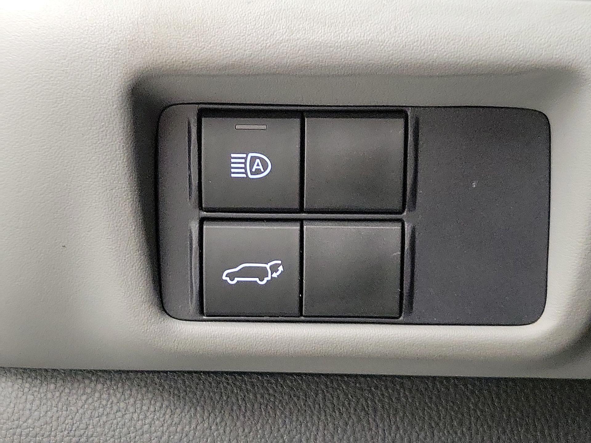 Thumbnail: 2021 Toyota Highlander - 13