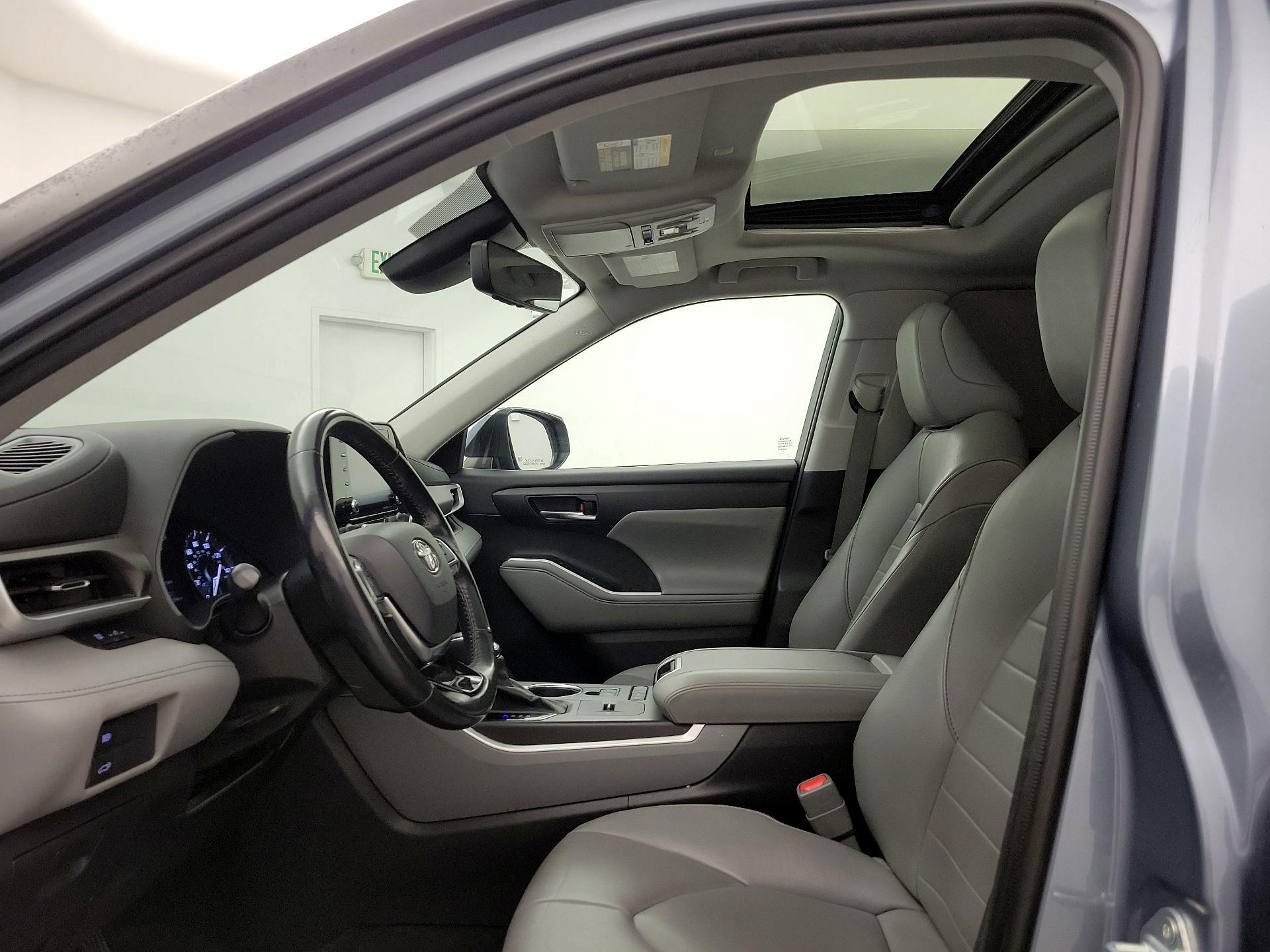 Thumbnail: 2021 Toyota Highlander - 19