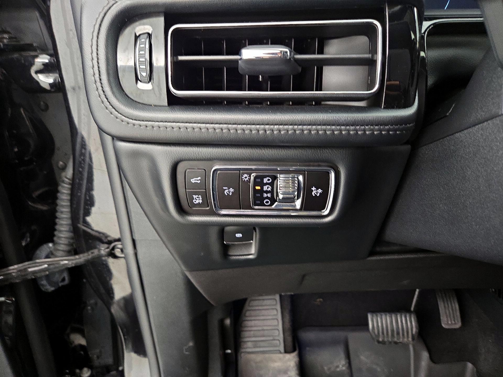 Thumbnail: 2023 Lincoln Nautilus - 13