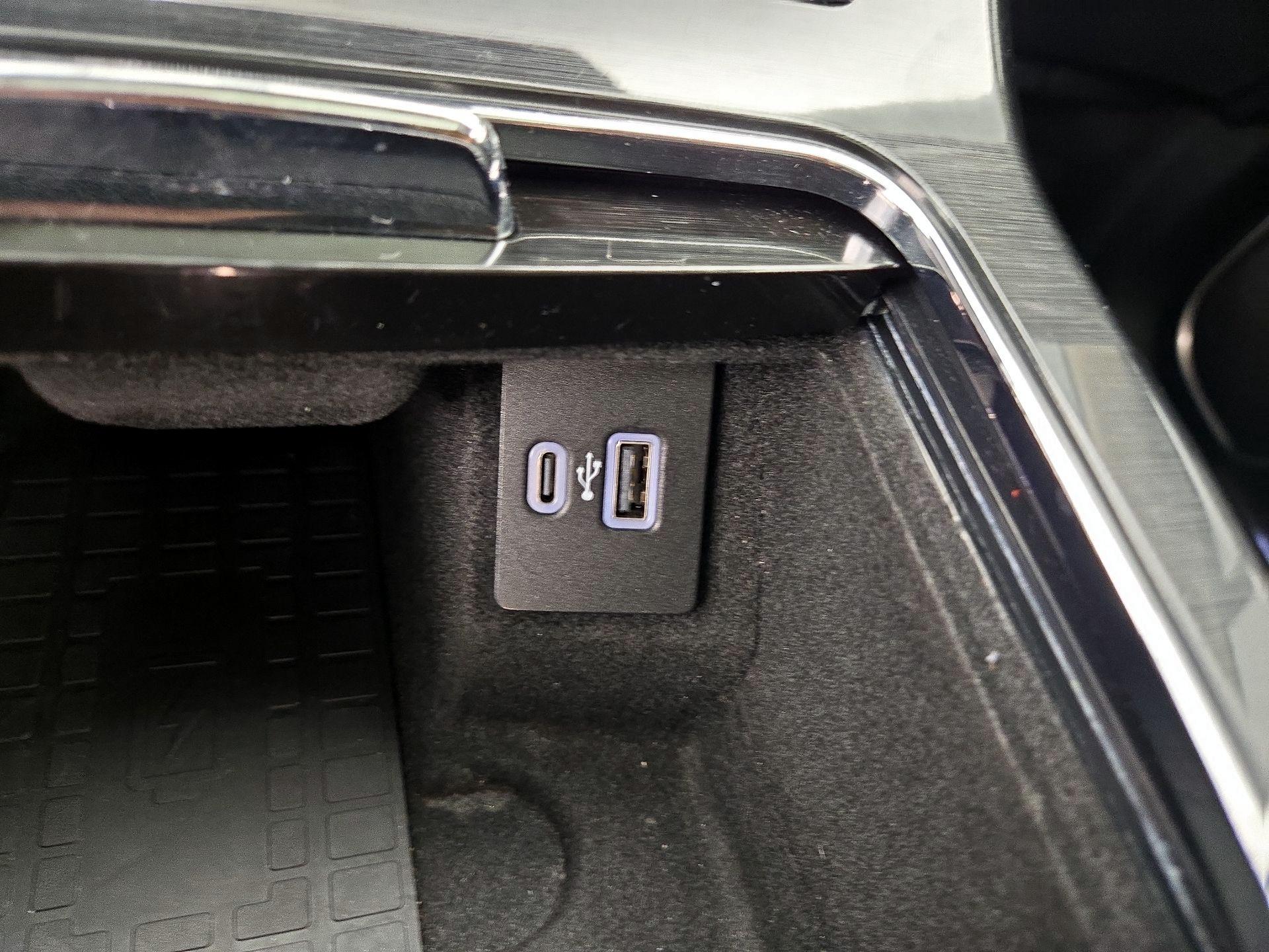 Thumbnail: 2023 Lincoln Nautilus - 19