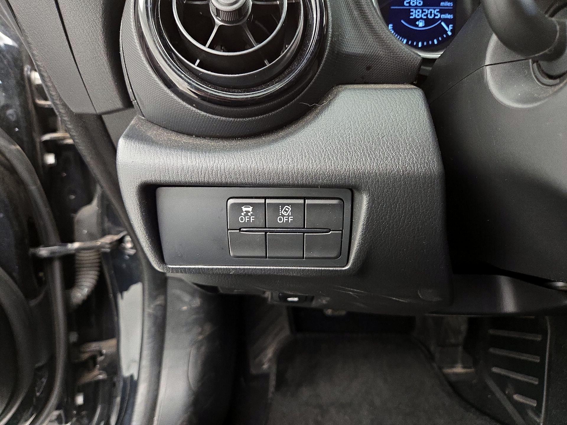 Thumbnail: 2022 Mazda MX-5 Miata - 13