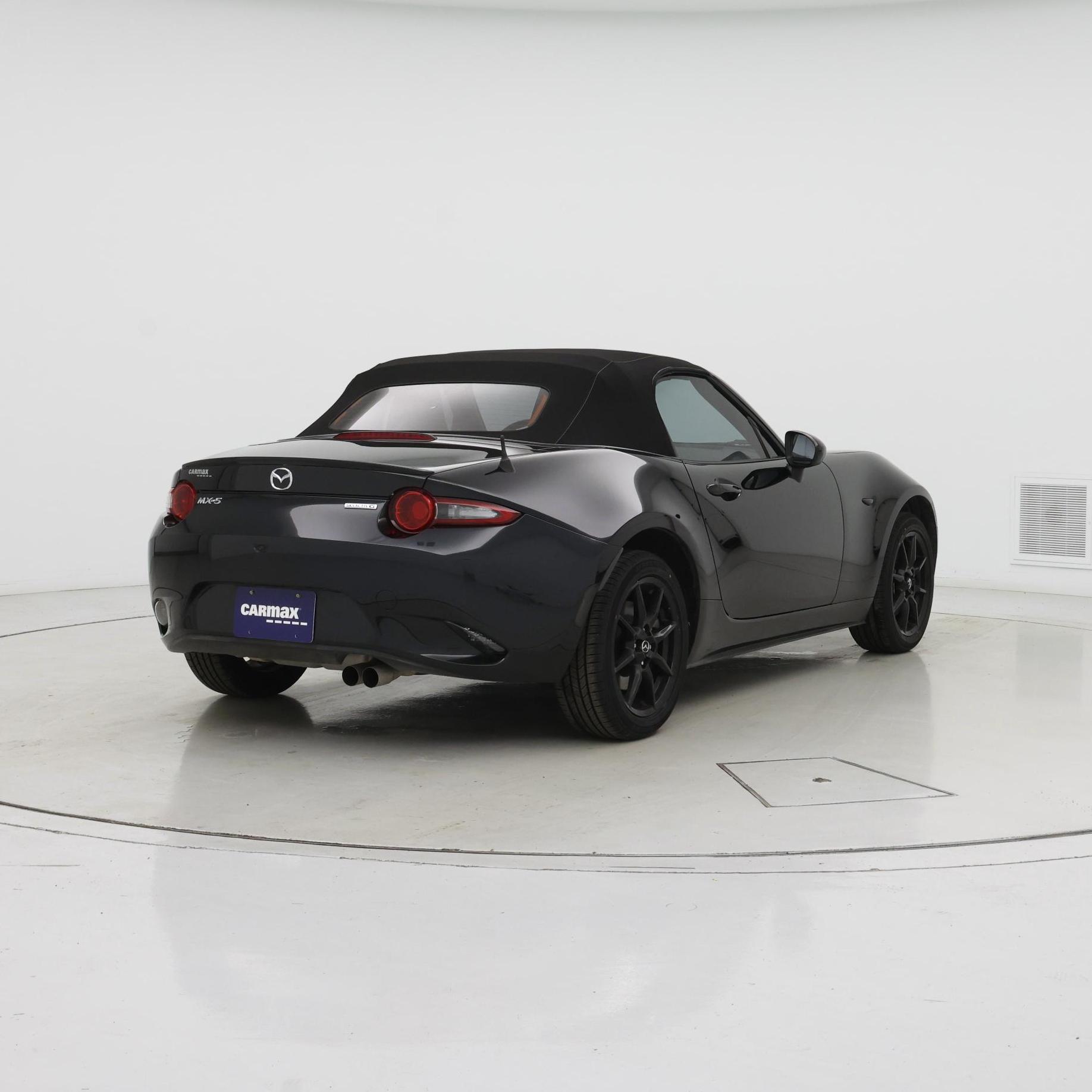 Thumbnail: 2022 Mazda MX-5 Miata - 8