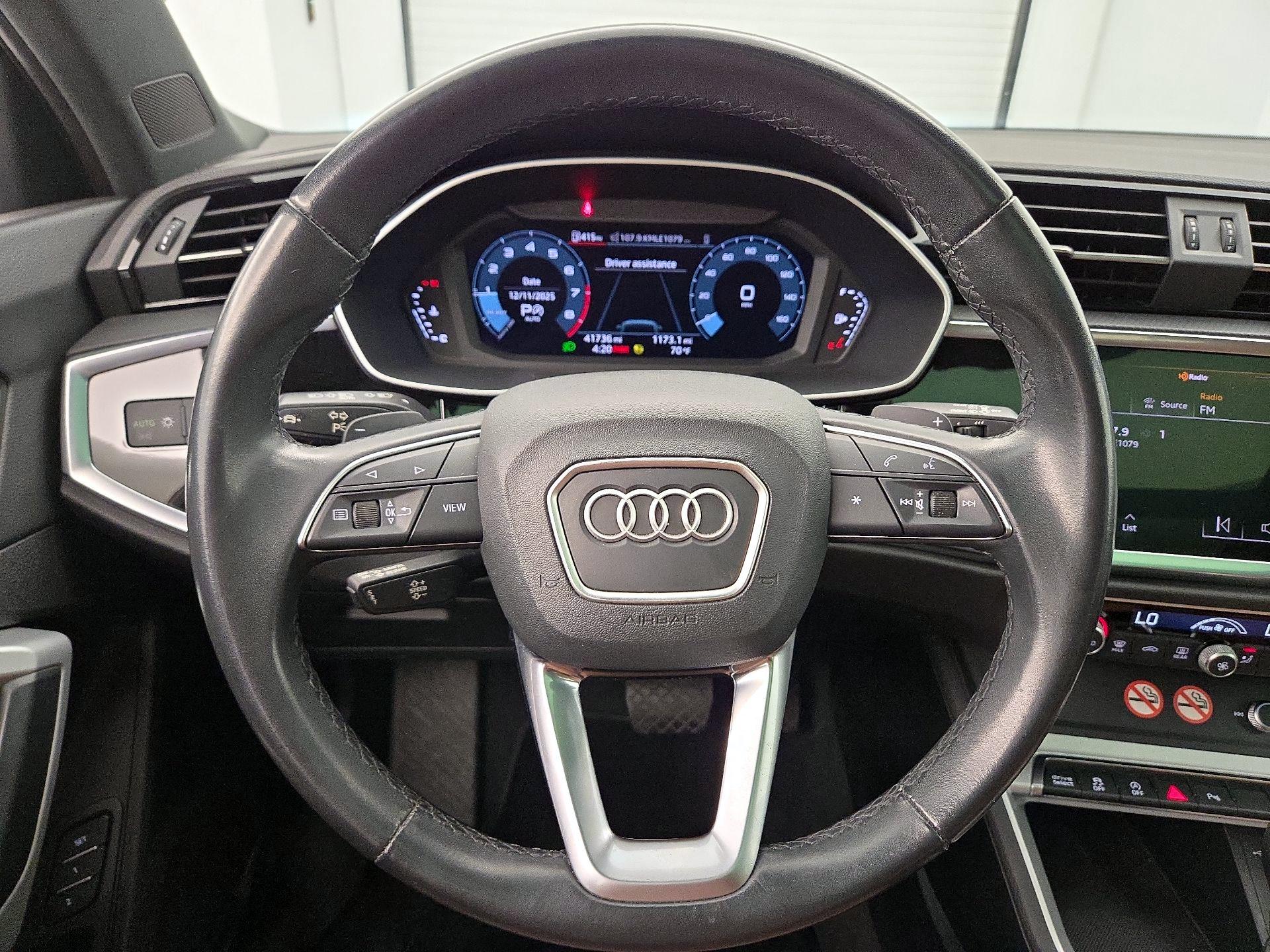 Thumbnail: 2023 Audi Q3 - 10