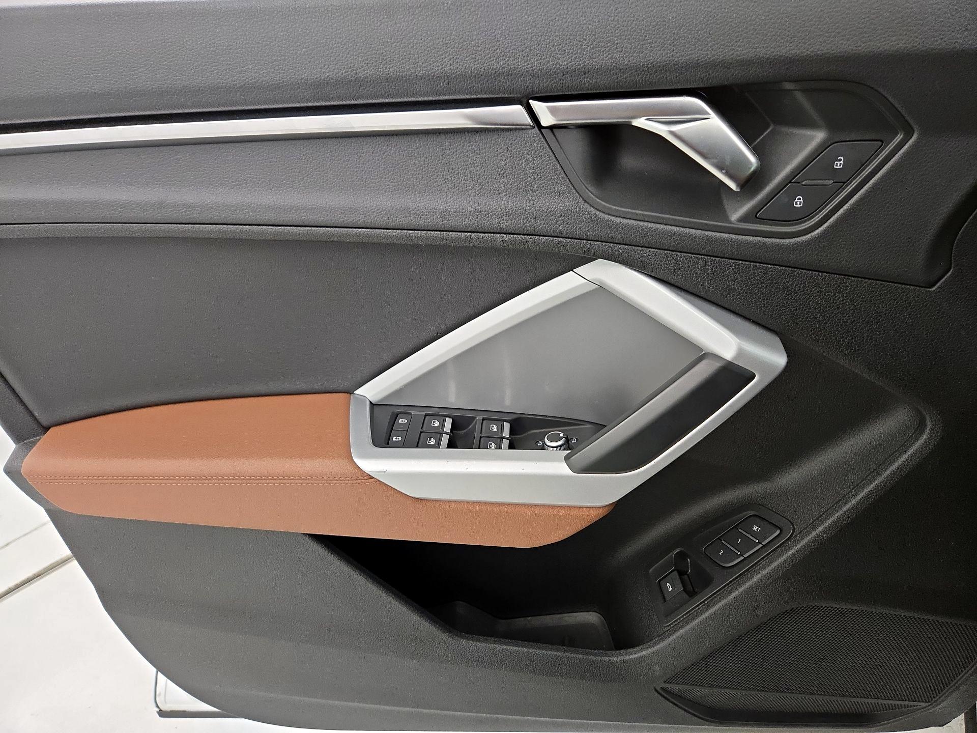 Thumbnail: 2023 Audi Q3 - 12