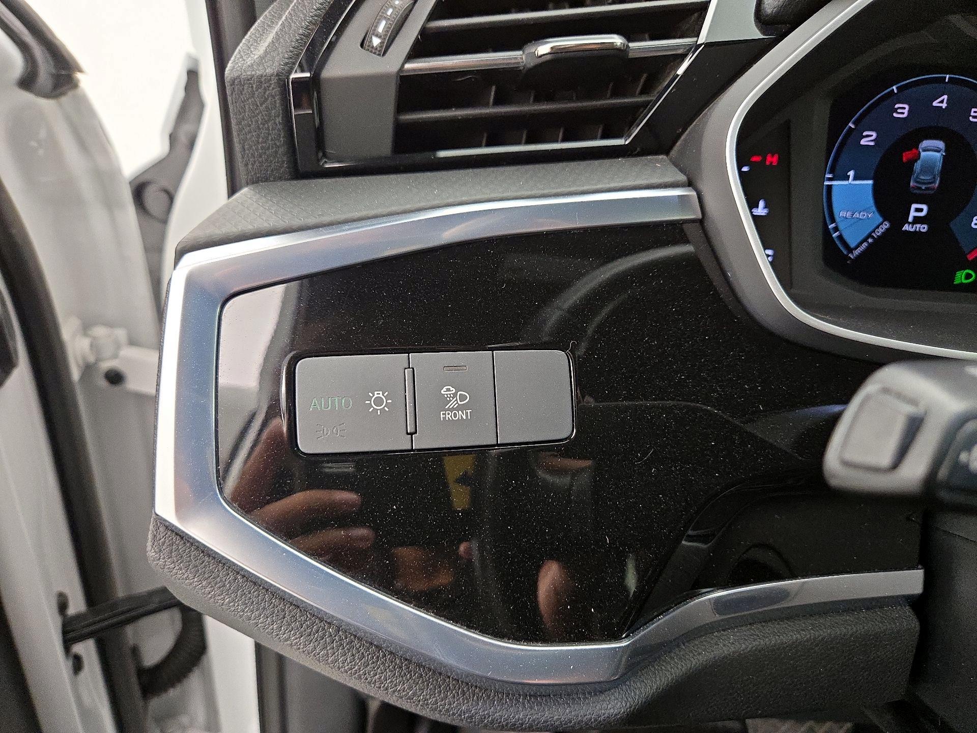 Thumbnail: 2023 Audi Q3 - 13