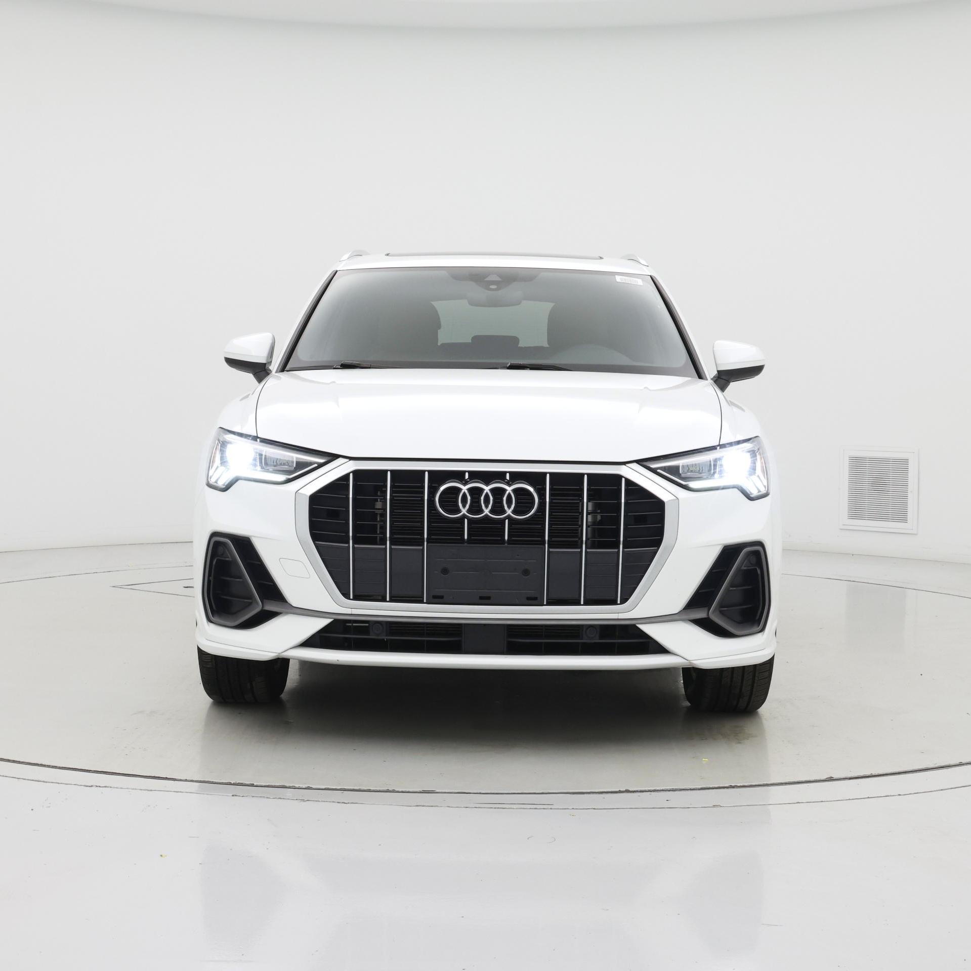 Thumbnail: 2023 Audi Q3 - 5