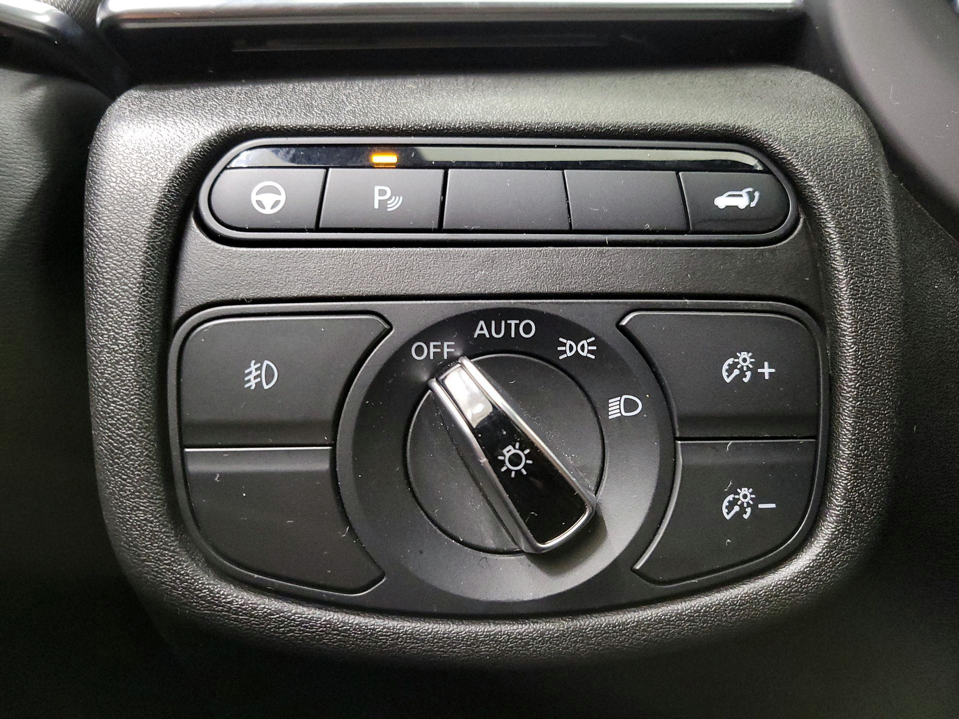 Thumbnail: 2022 INFINITI QX50 - 13