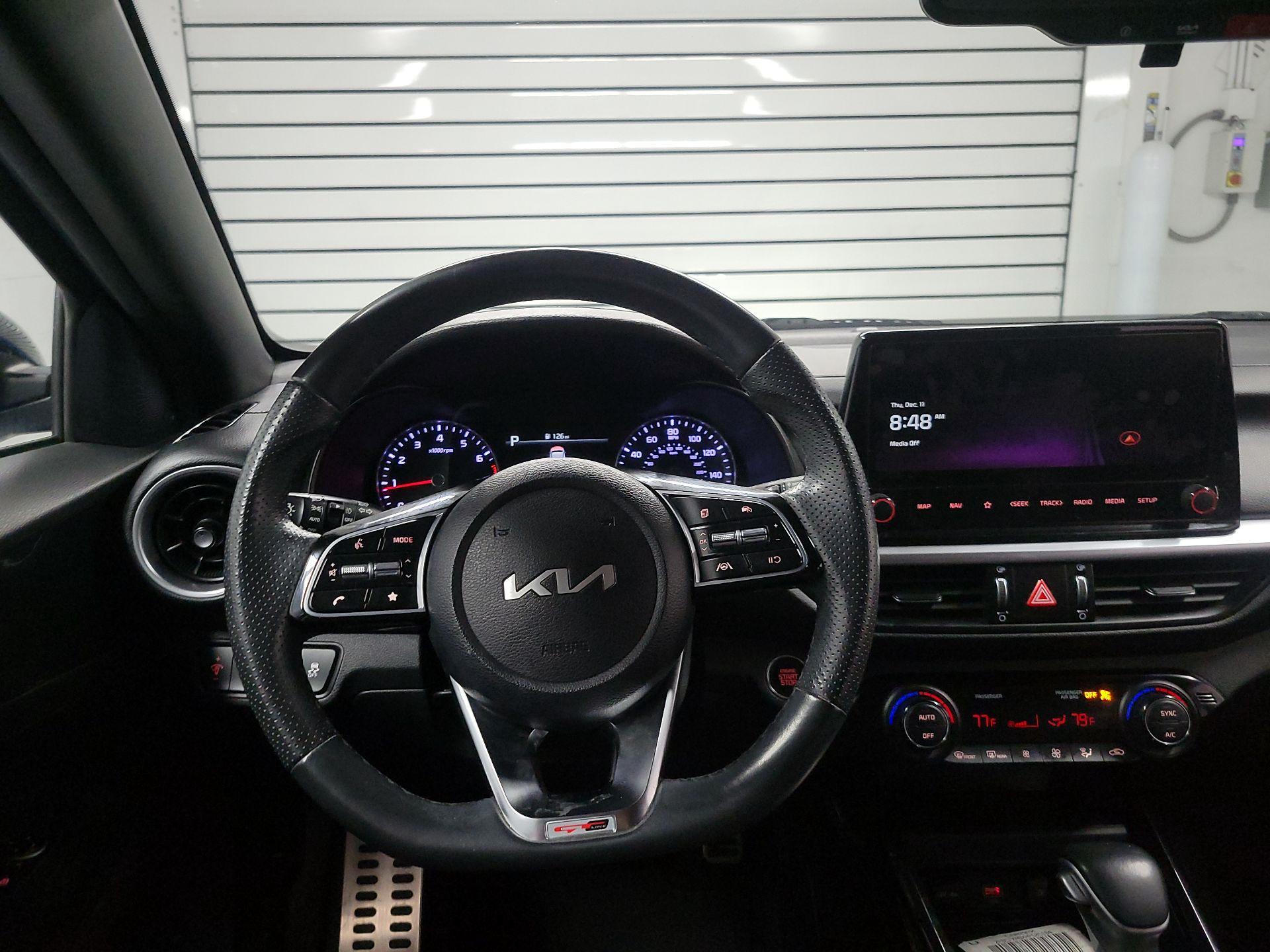 Thumbnail: 2023 Kia Forte - 10