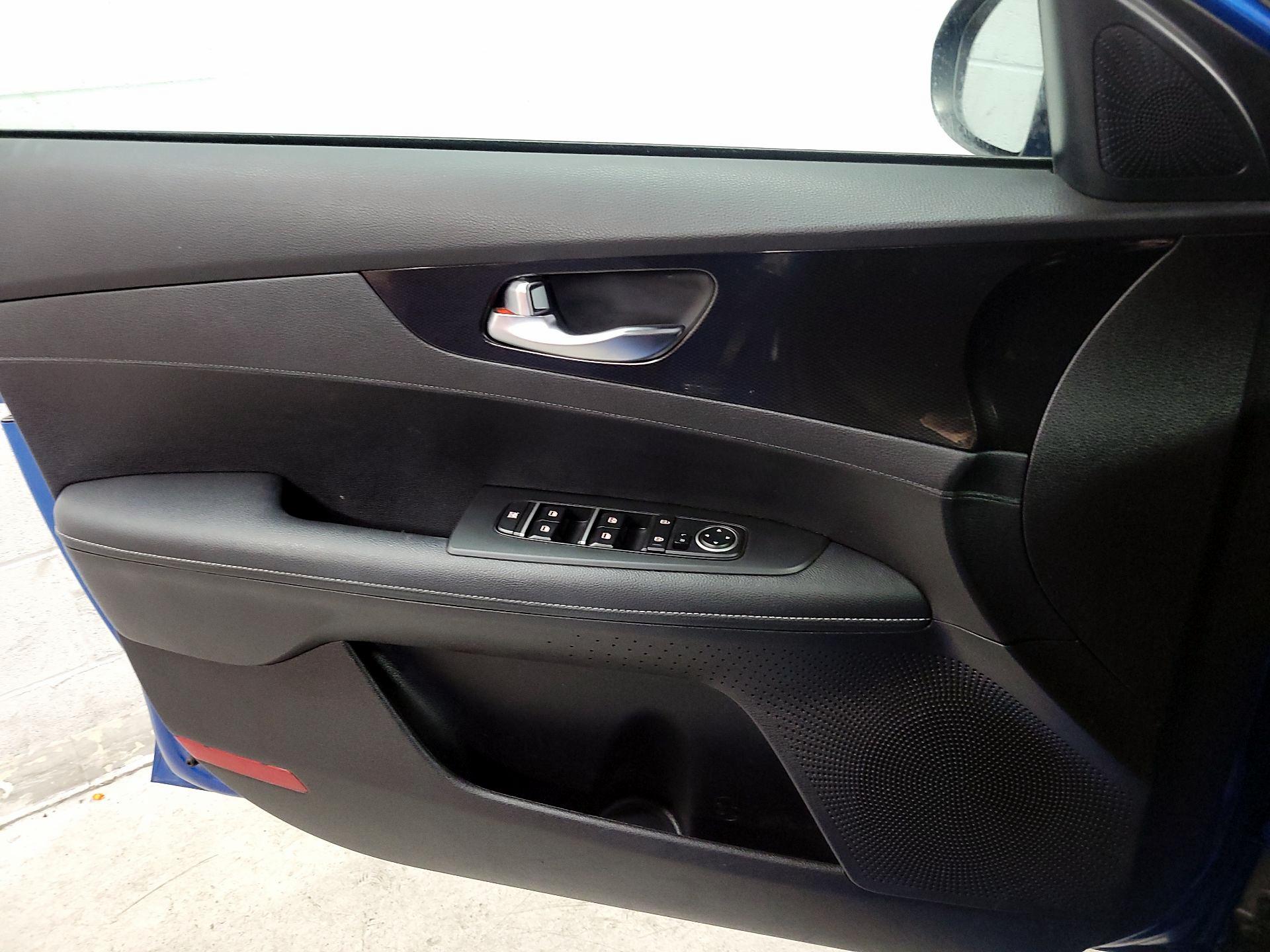 Thumbnail: 2023 Kia Forte - 12