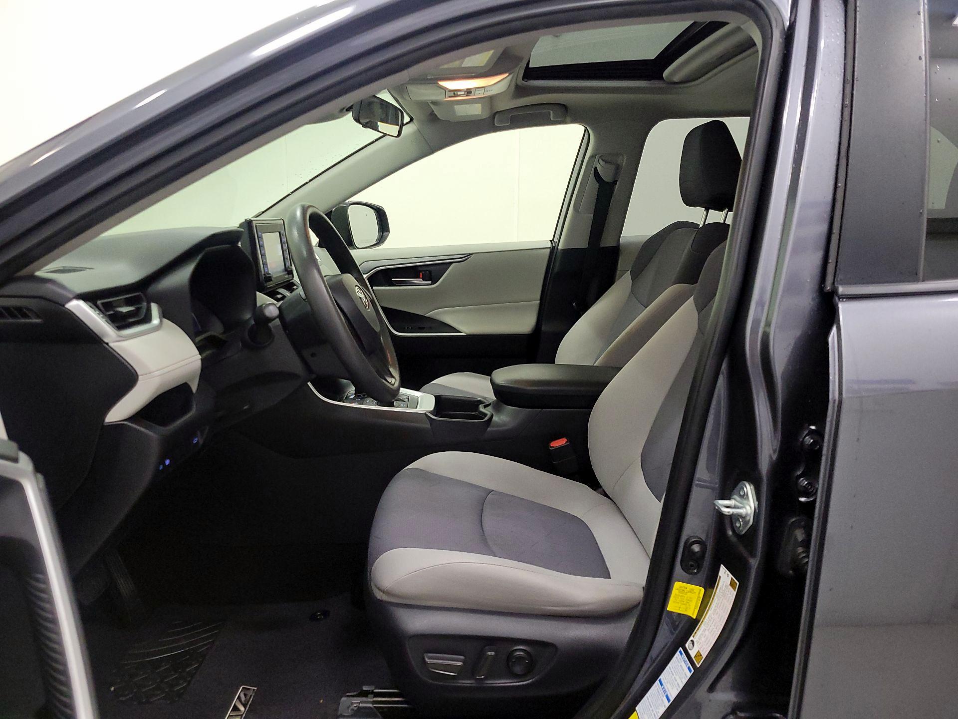 Thumbnail: 2020 Toyota RAV4 - 11