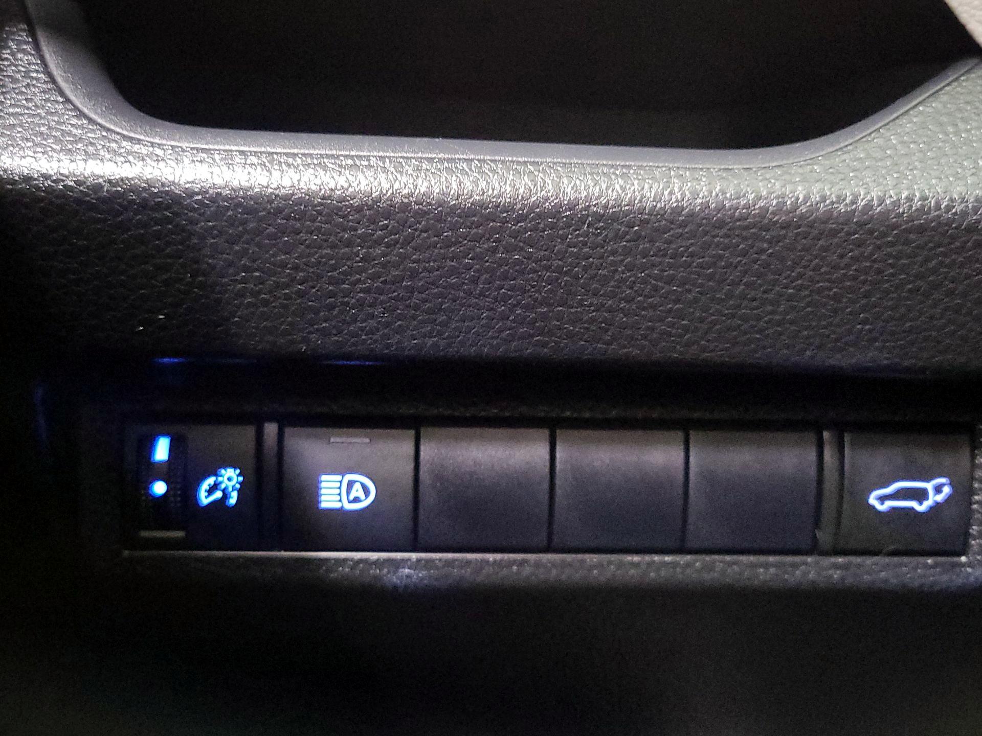 Thumbnail: 2020 Toyota RAV4 - 13