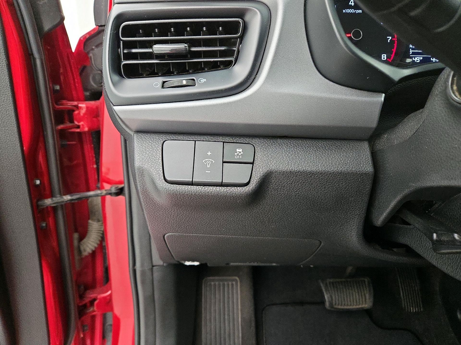 Thumbnail: 2023 Kia Rio - 13