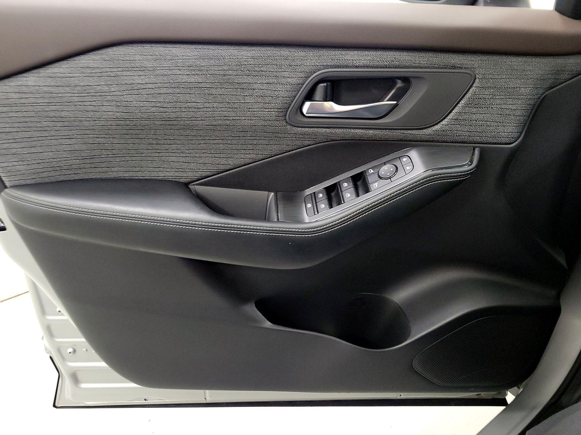 Thumbnail: 2023 Nissan Rogue - 12