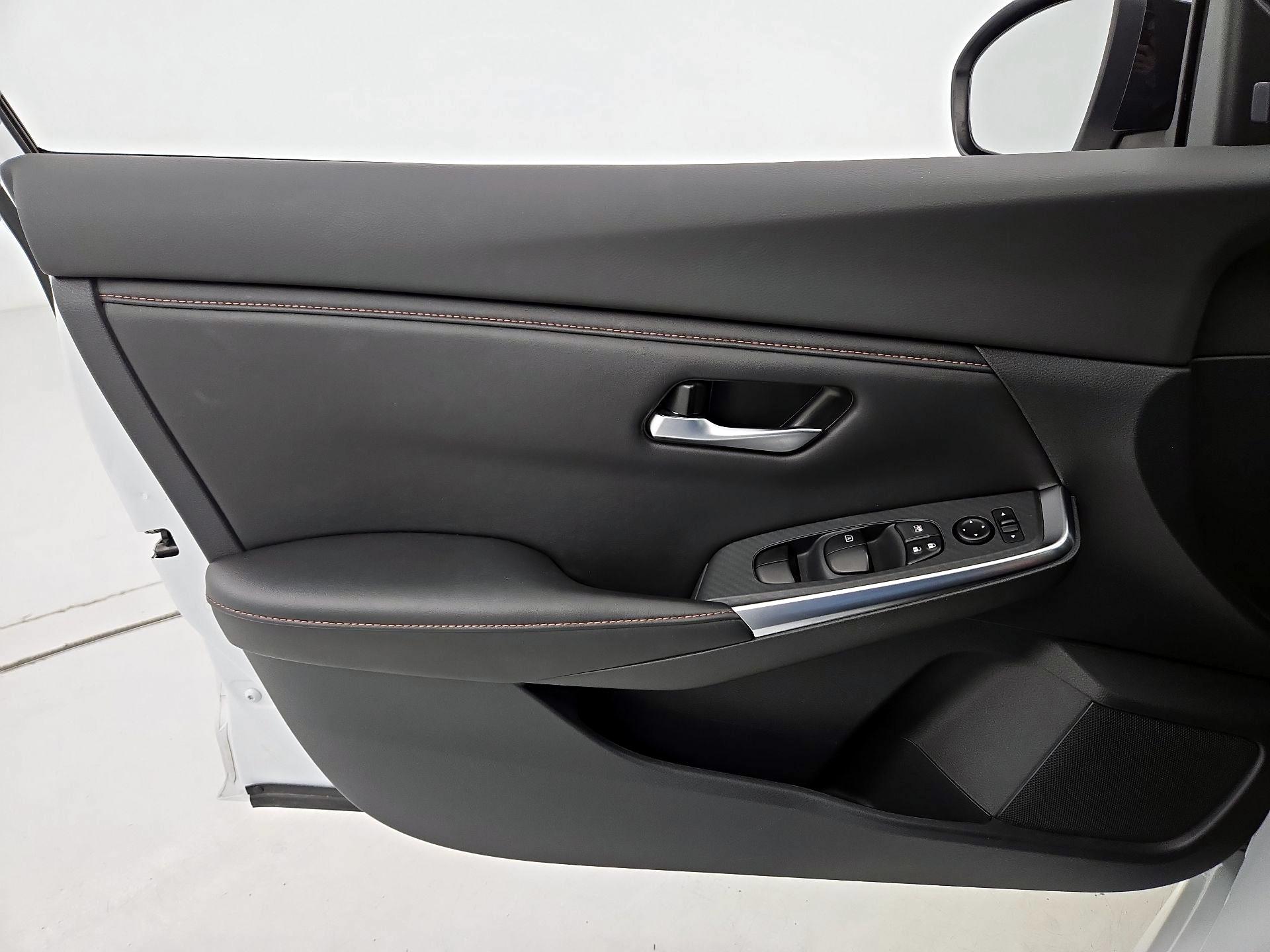 Thumbnail: 2022 Nissan Sentra - 12