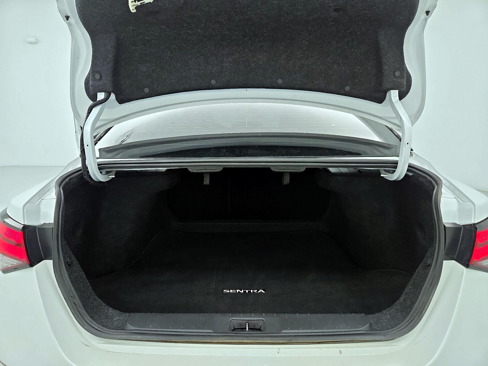 Thumbnail: 2022 Nissan Sentra - 20