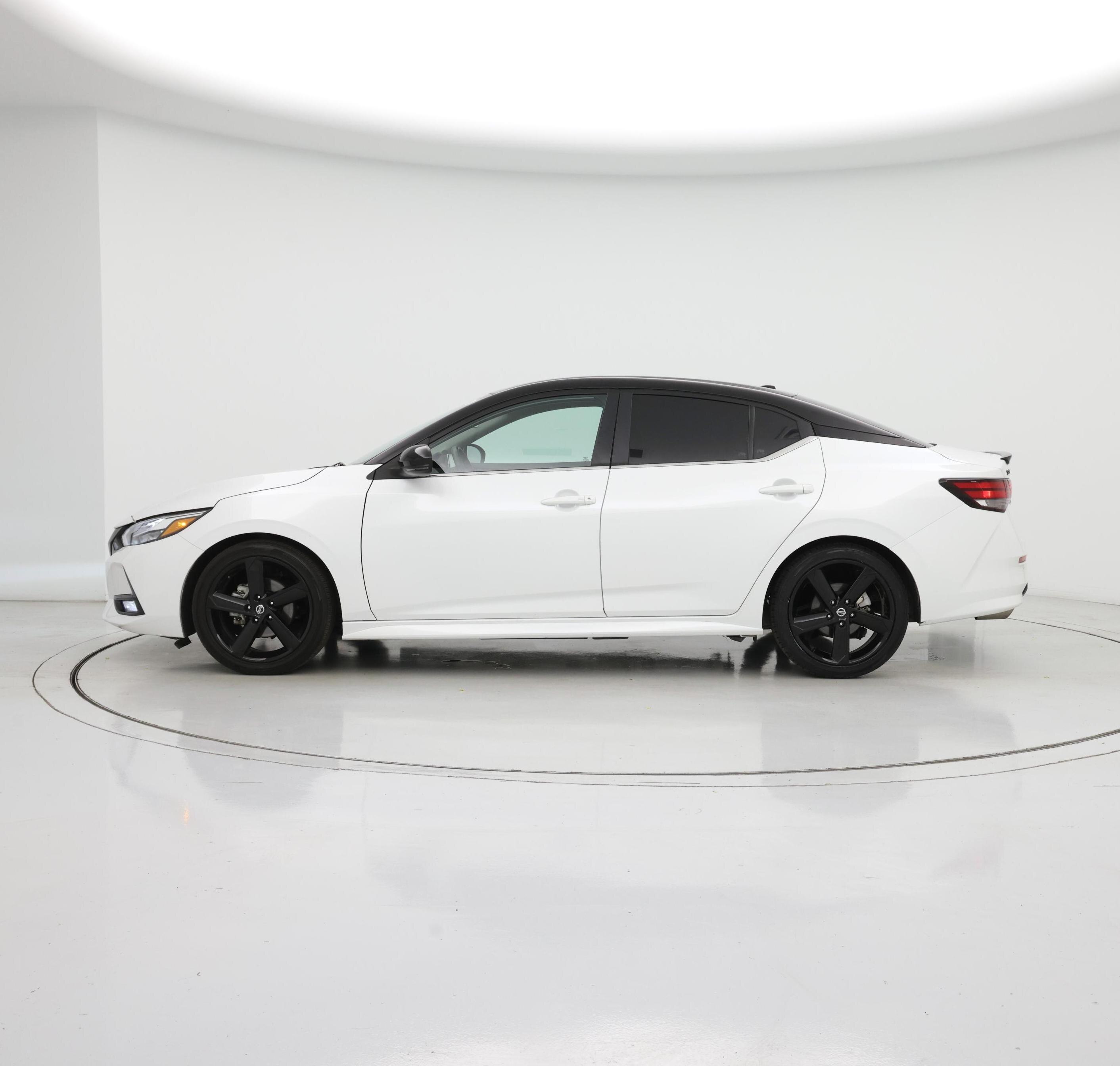 Thumbnail: 2022 Nissan Sentra - 3