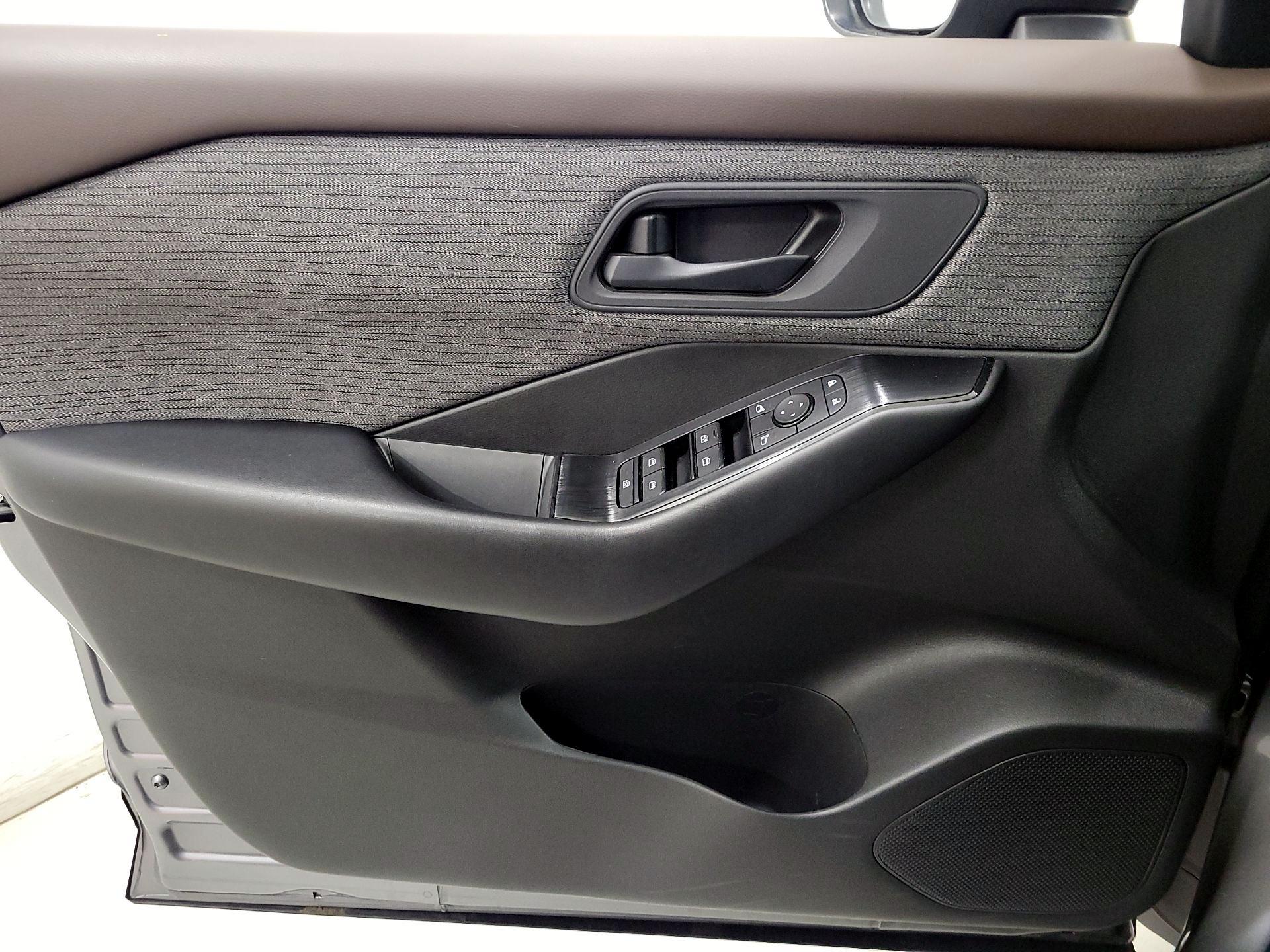 Thumbnail: 2023 Nissan Rogue - 12