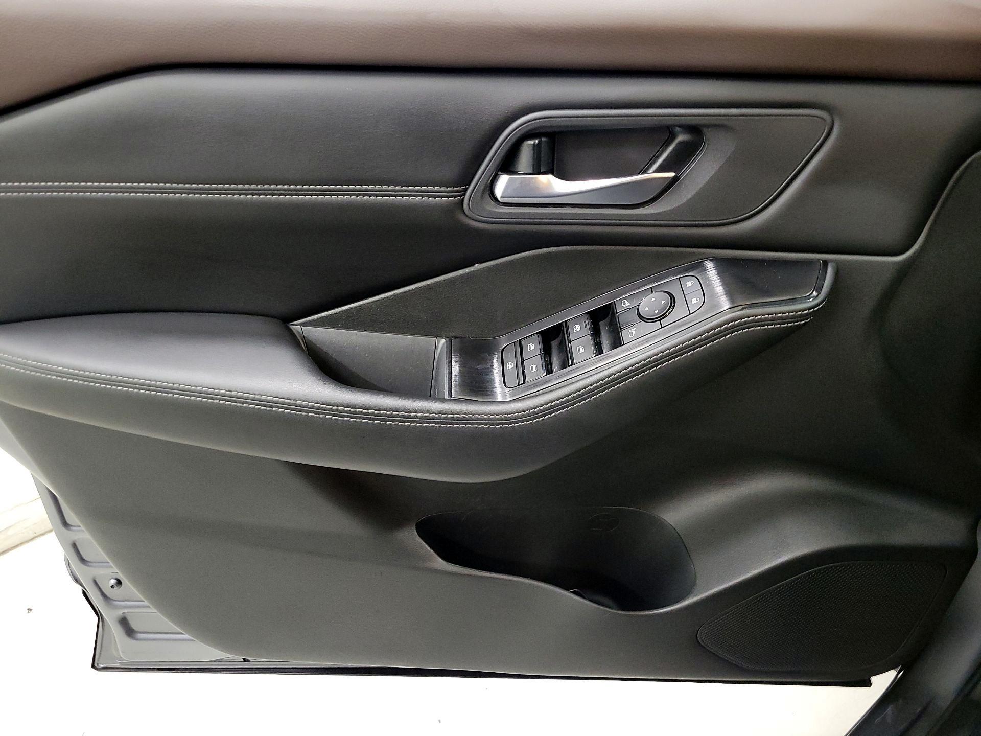 Thumbnail: 2023 Nissan Rogue - 12