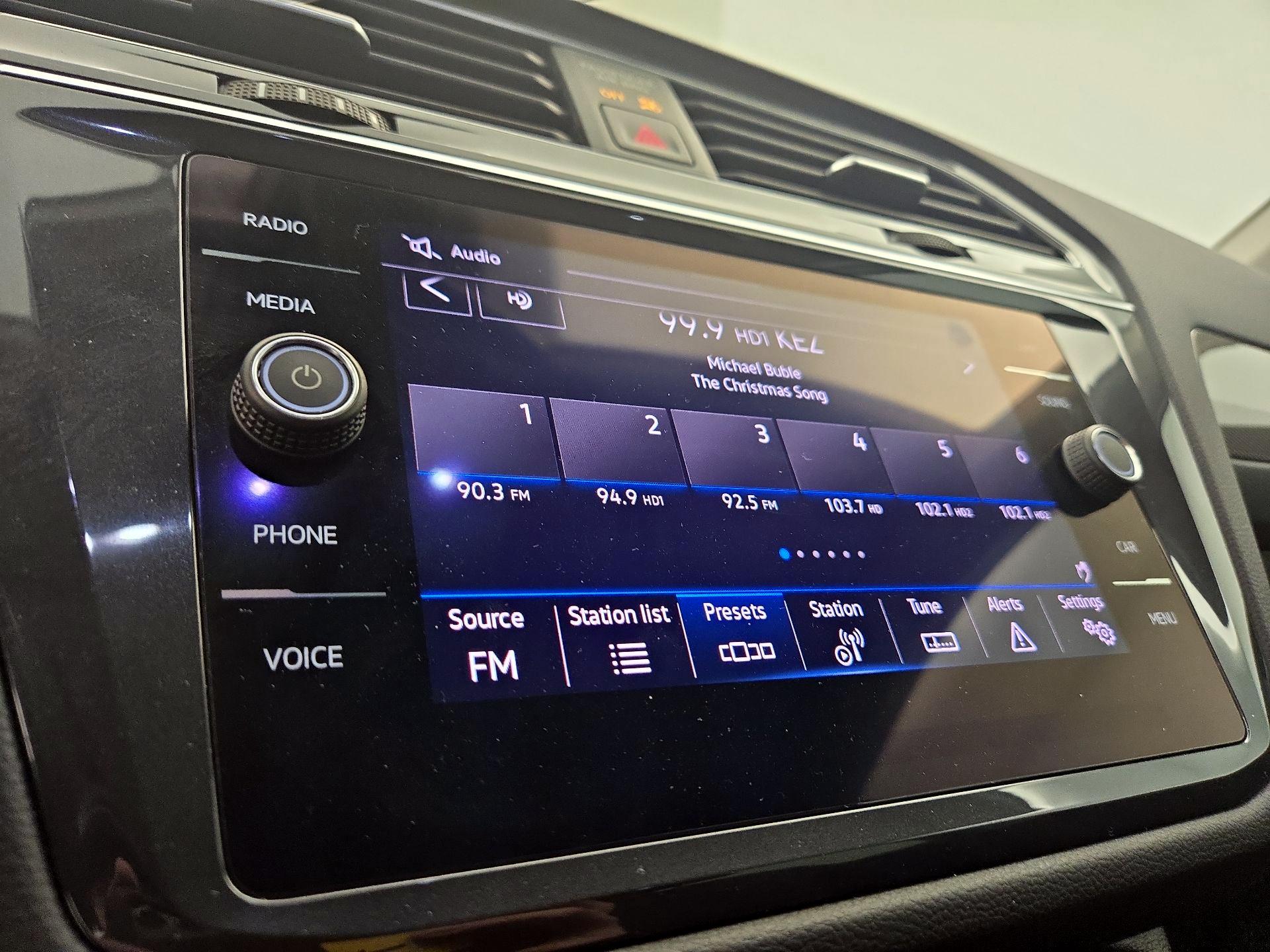 Thumbnail: 2022 Volkswagen Tiguan - 15