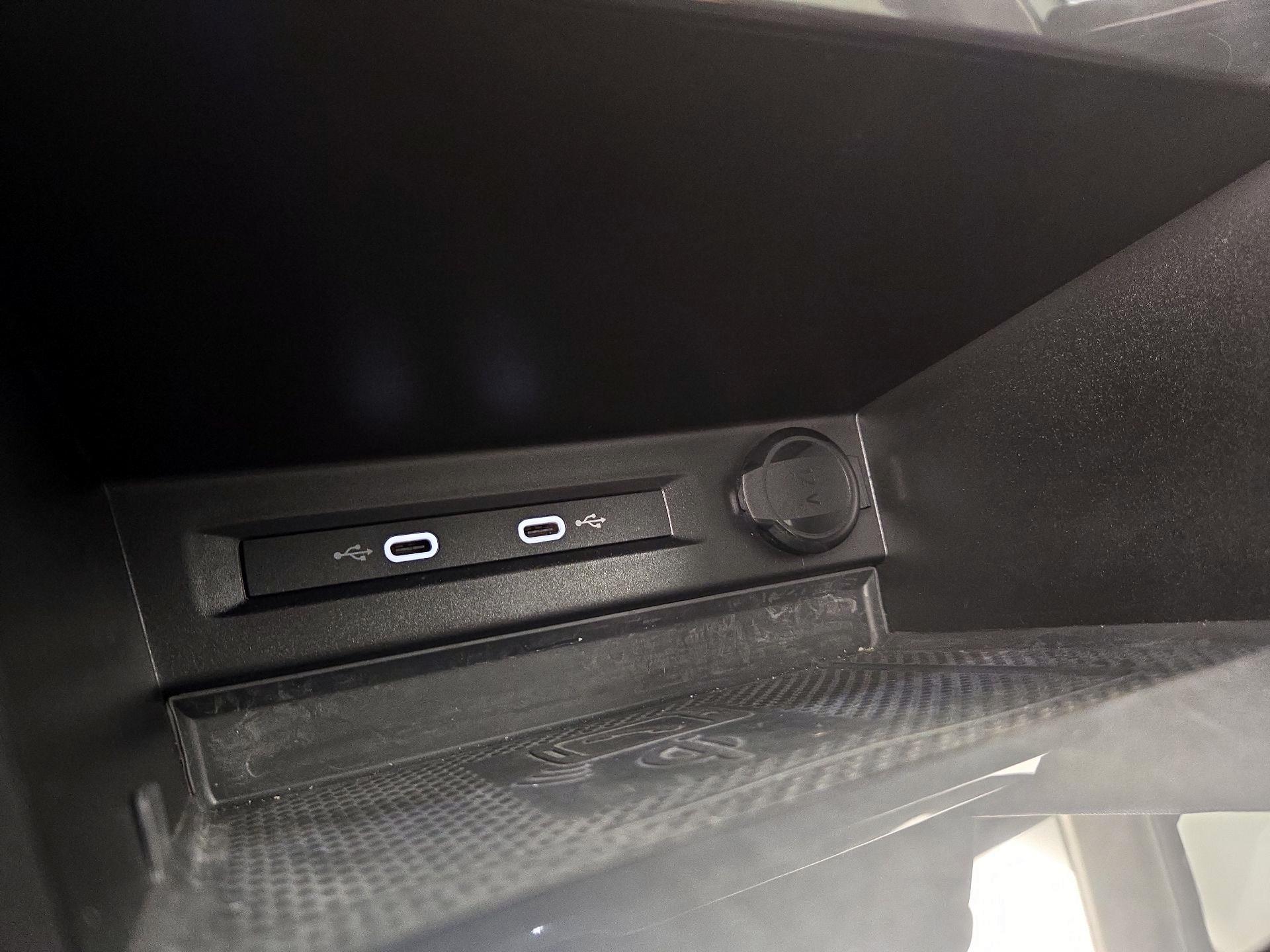 Thumbnail: 2022 Volkswagen Tiguan - 18