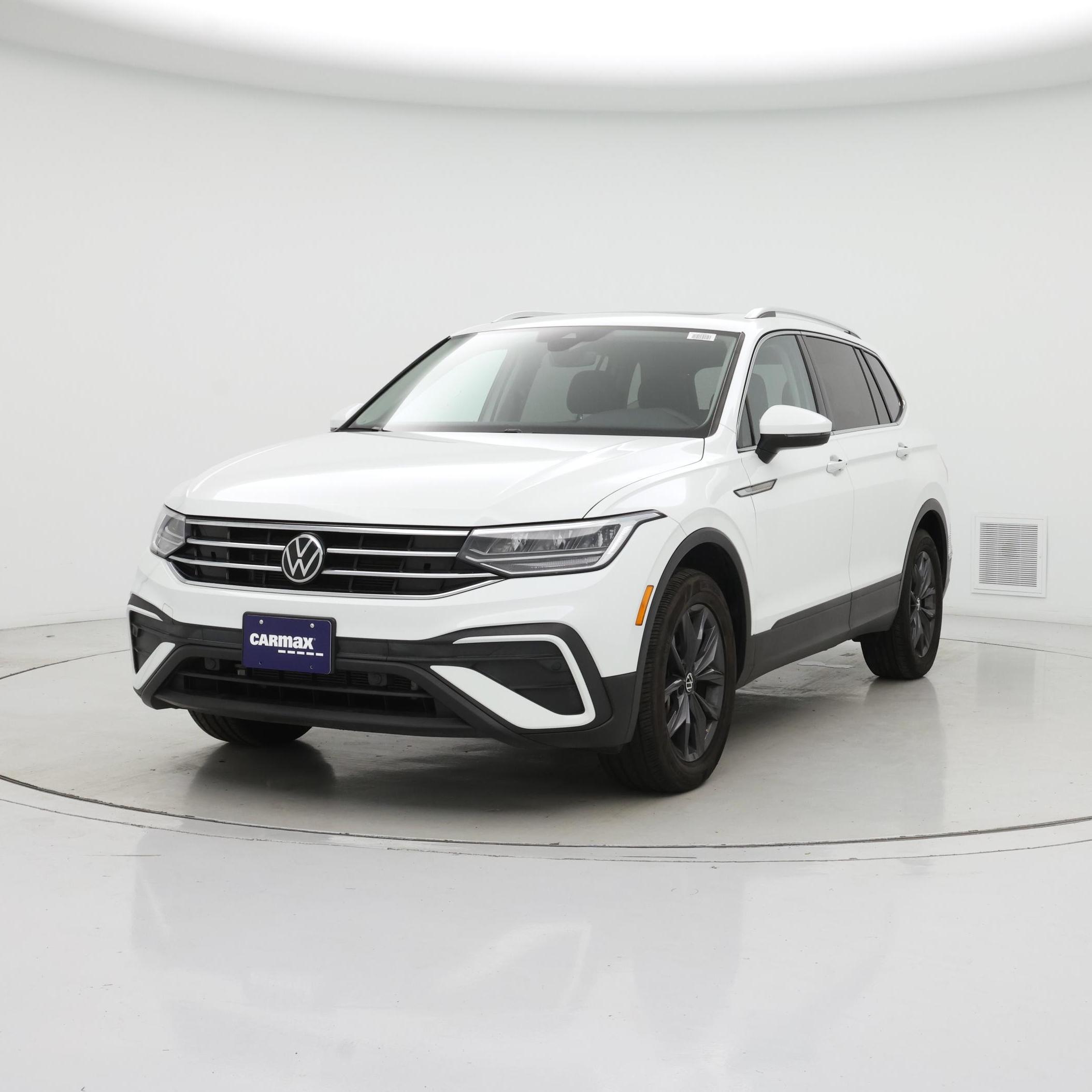 Thumbnail: 2022 Volkswagen Tiguan - 4