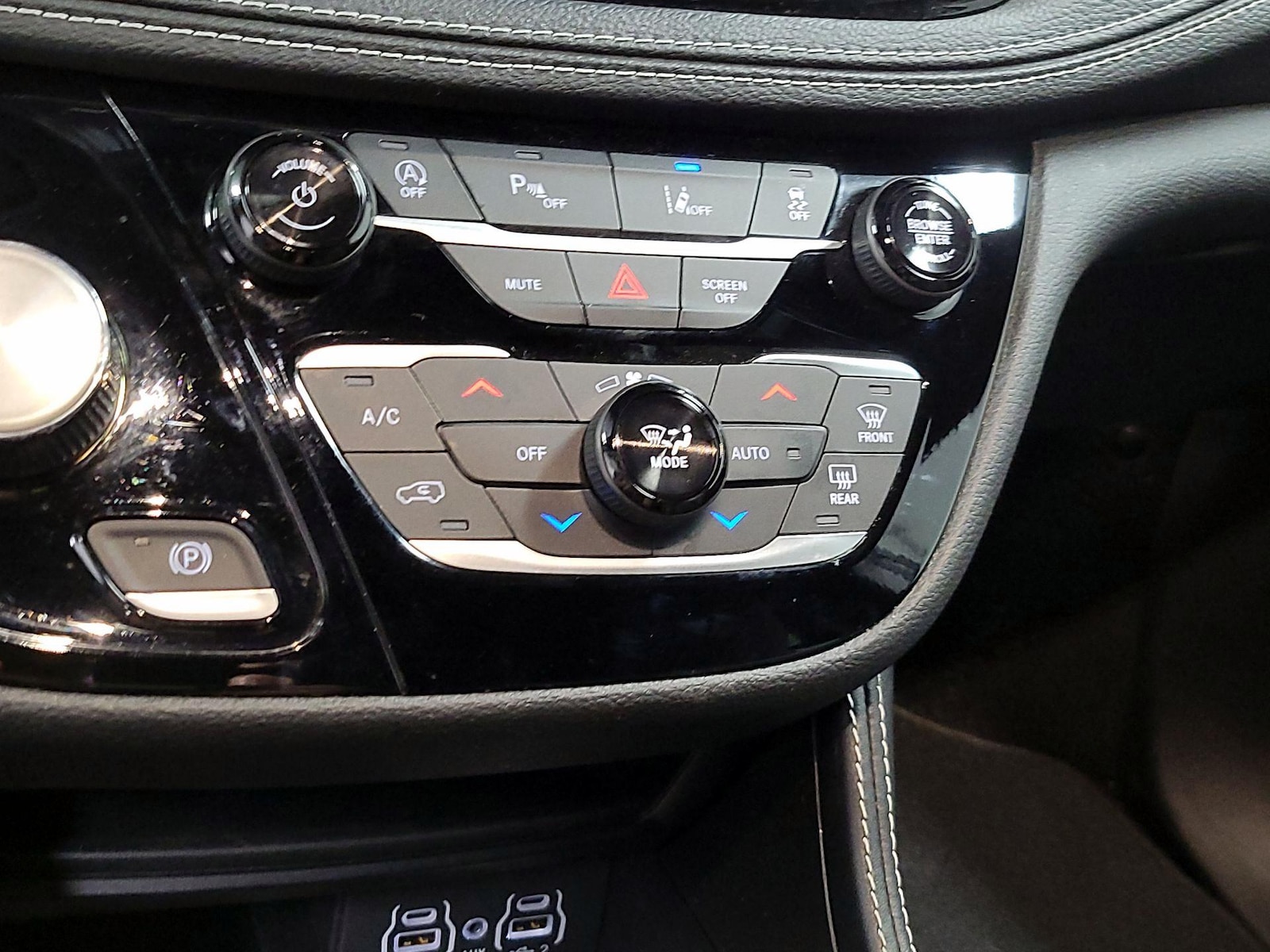 2025 Chrysler Pacifica Limited - Photo 16