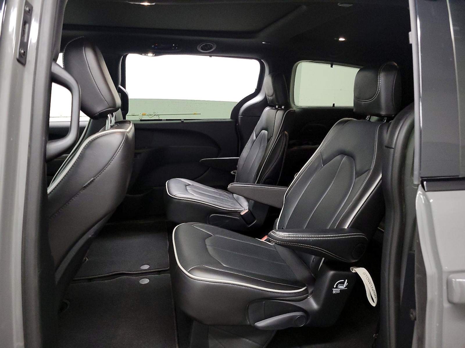 2025 Chrysler Pacifica Limited - Photo 18