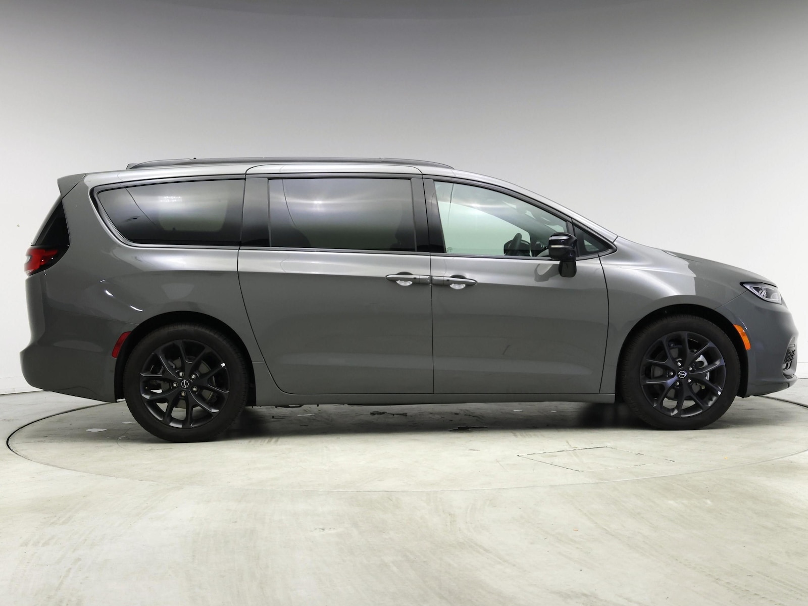 2025 Chrysler Pacifica Limited - Photo 8
