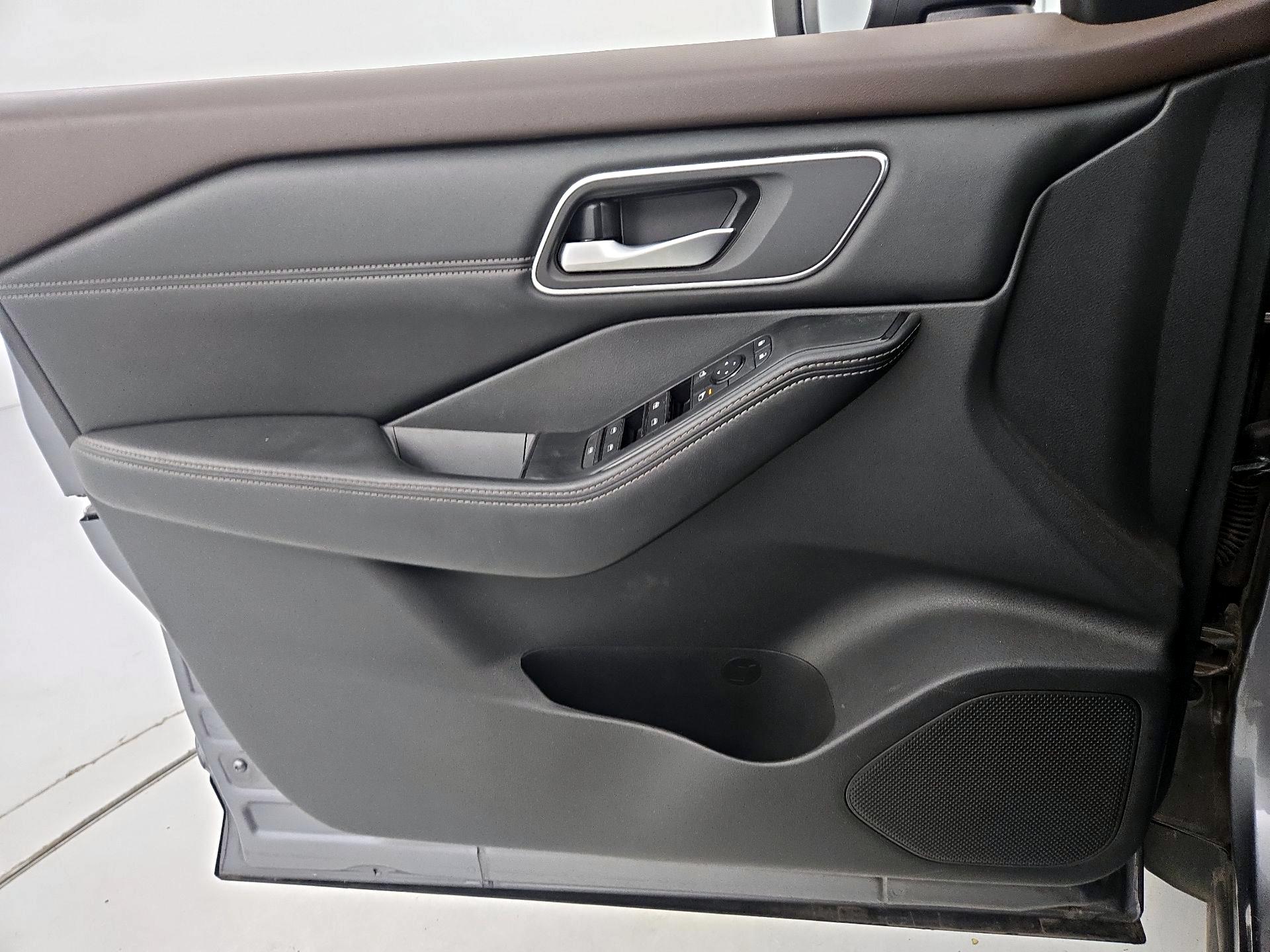 Thumbnail: 2021 Nissan Rogue - 12