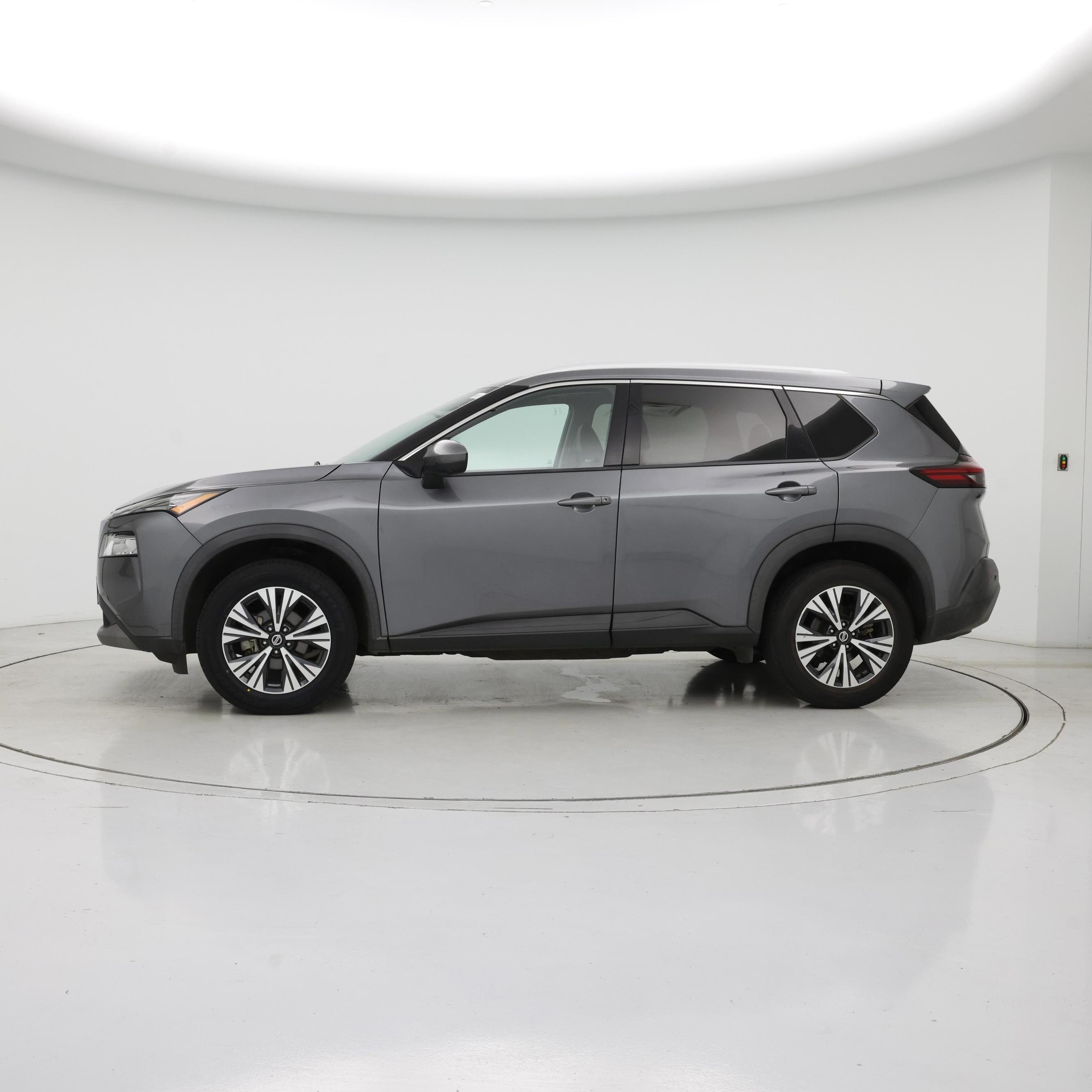 Thumbnail: 2021 Nissan Rogue - 3