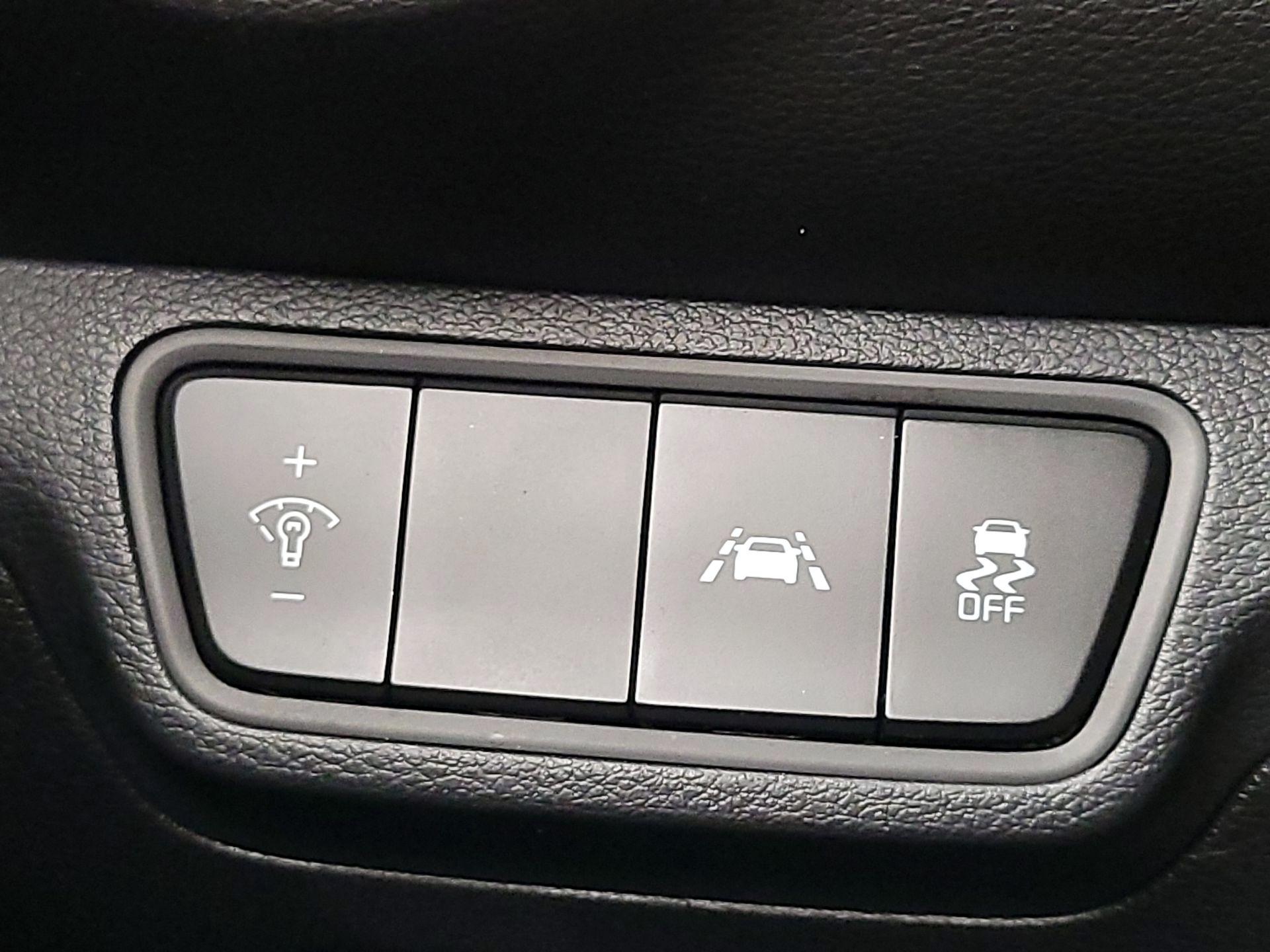 Thumbnail: 2021 Kia Forte - 13