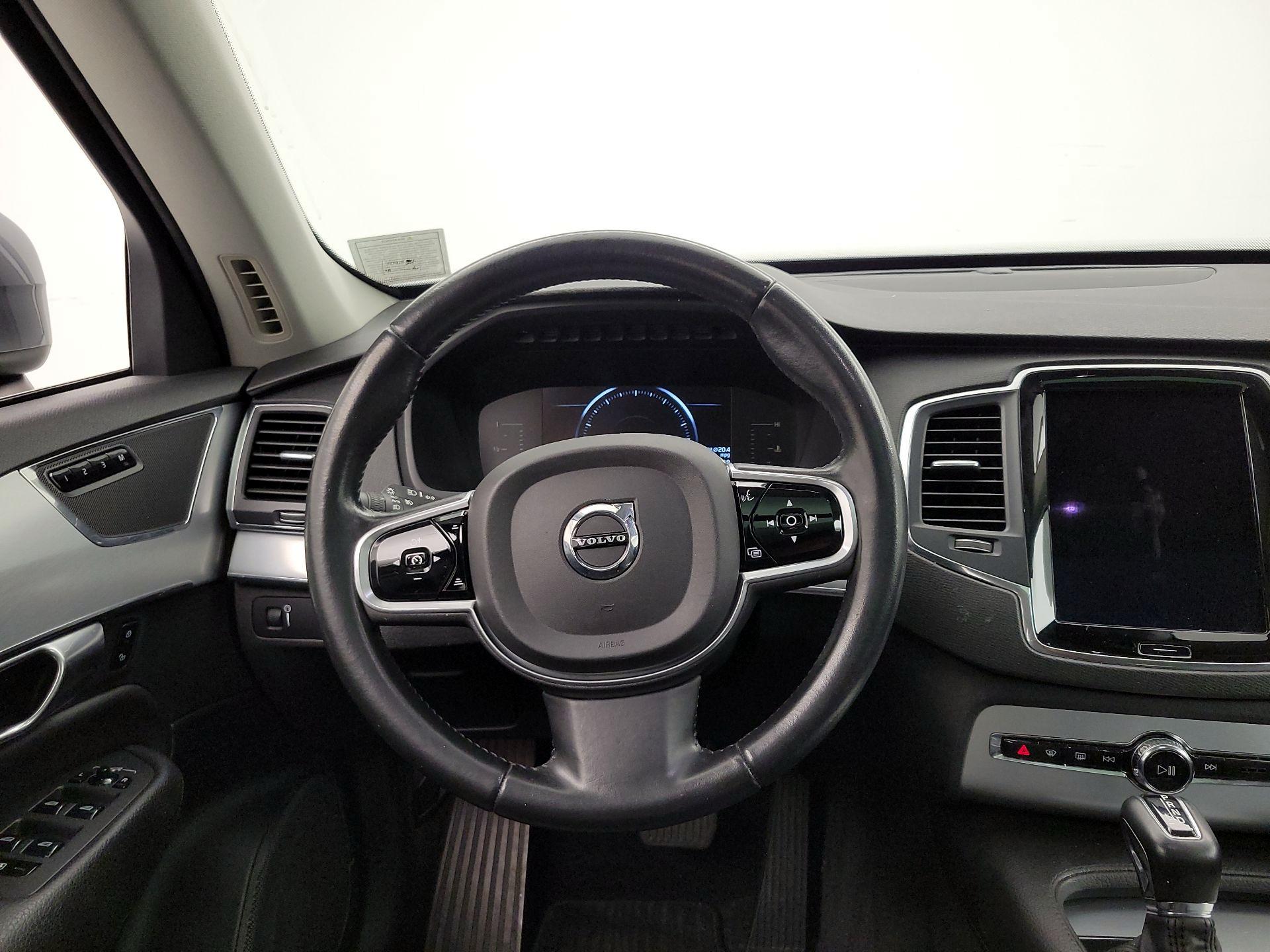 Thumbnail: 2017 Volvo XC90 - 10