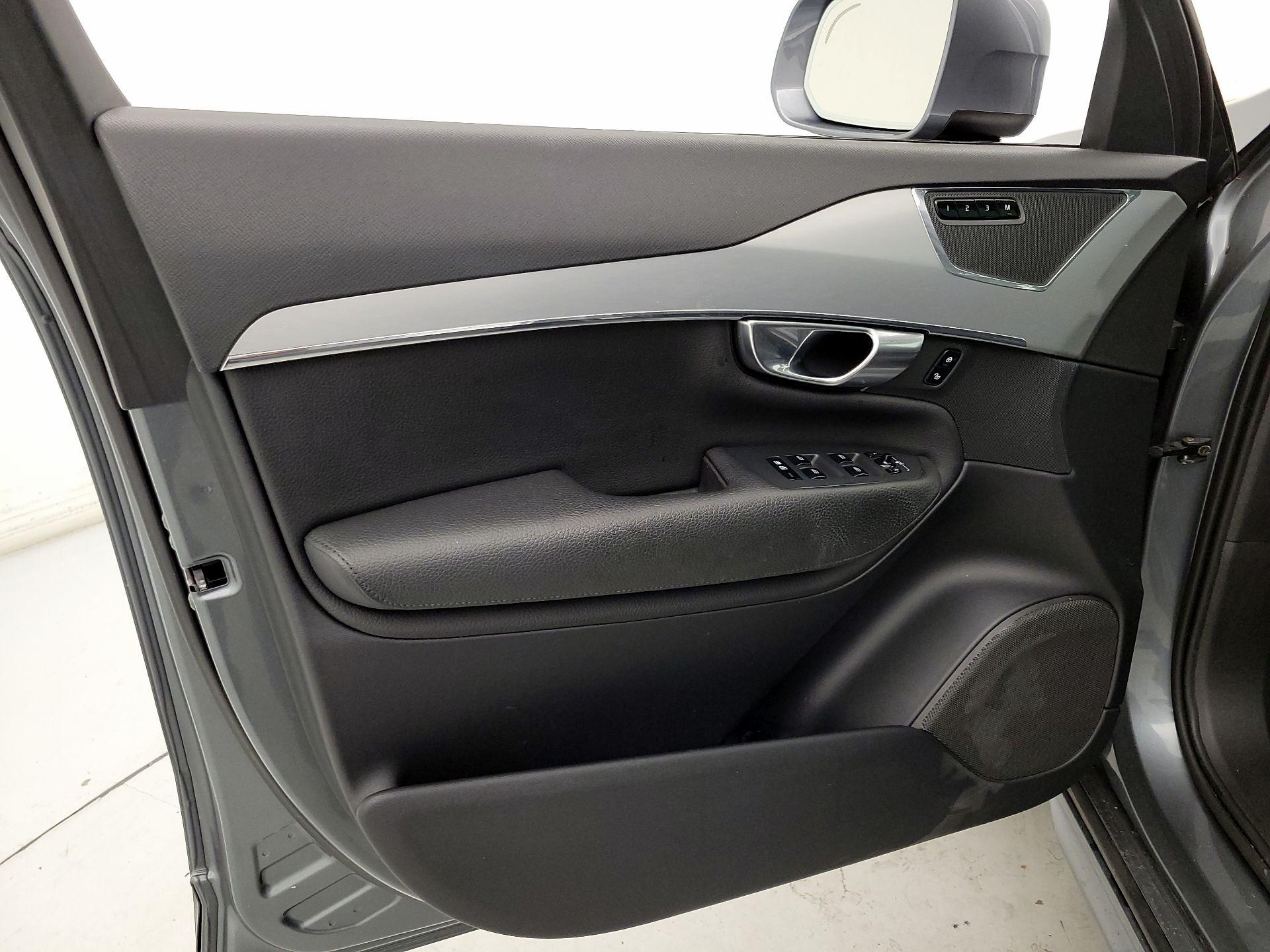 Thumbnail: 2017 Volvo XC90 - 12