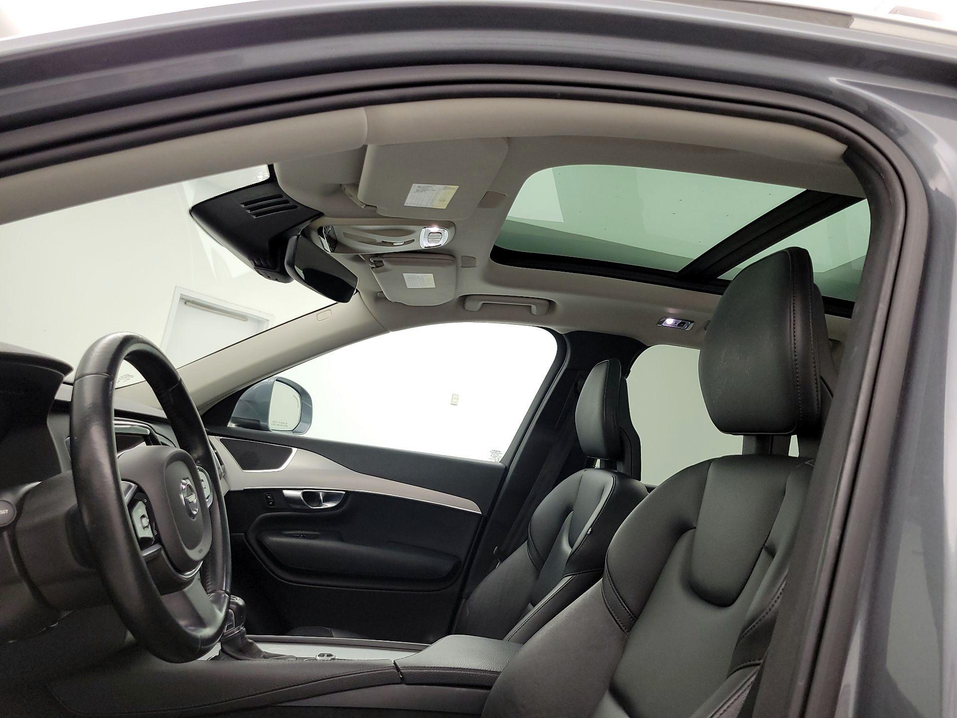 Thumbnail: 2017 Volvo XC90 - 20