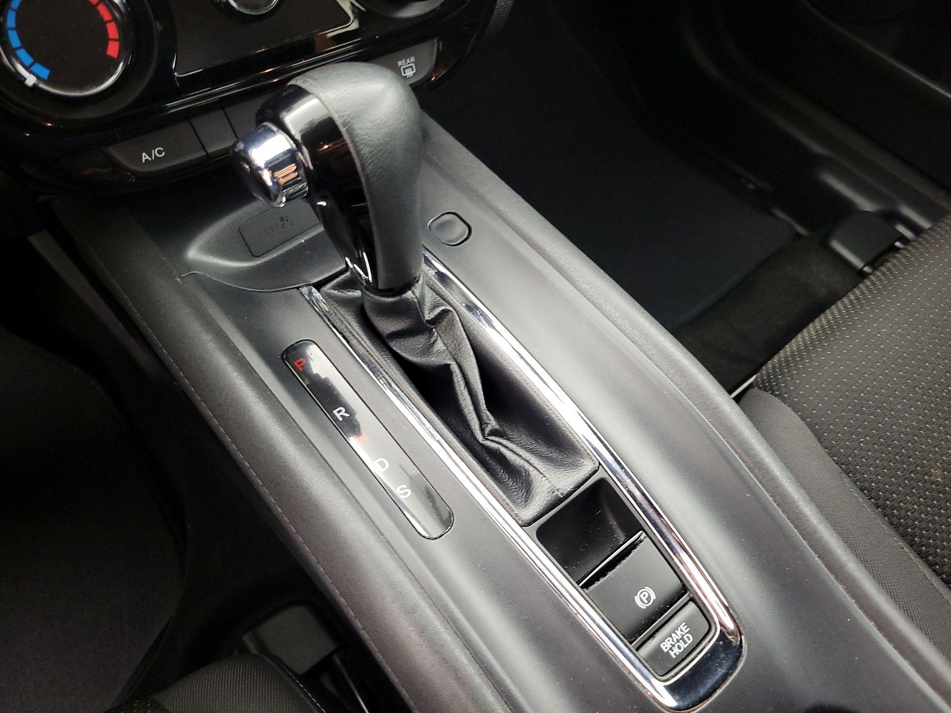 Thumbnail: 2019 Honda HR-V - 17