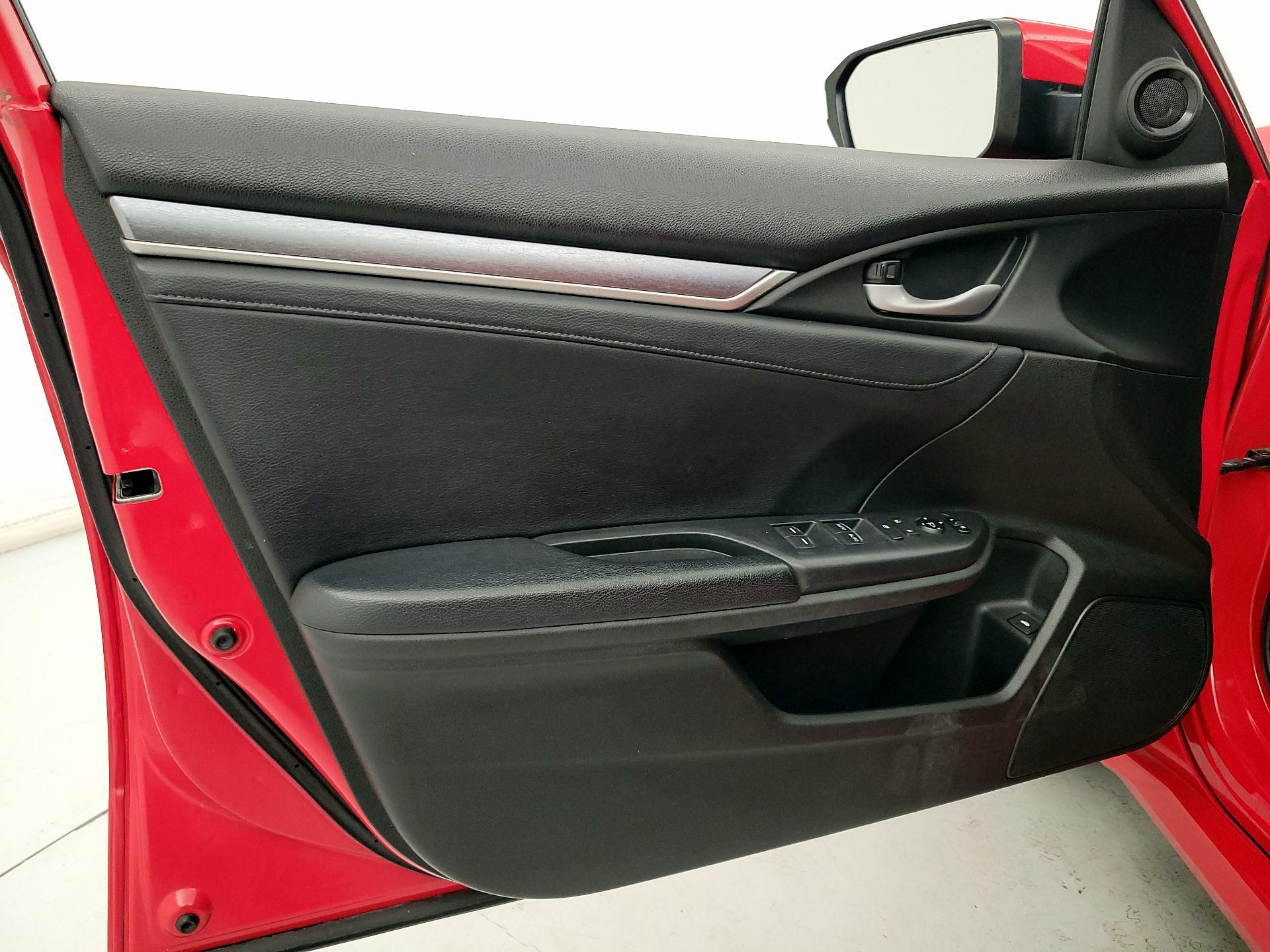 Thumbnail: 2017 Honda Civic - 12