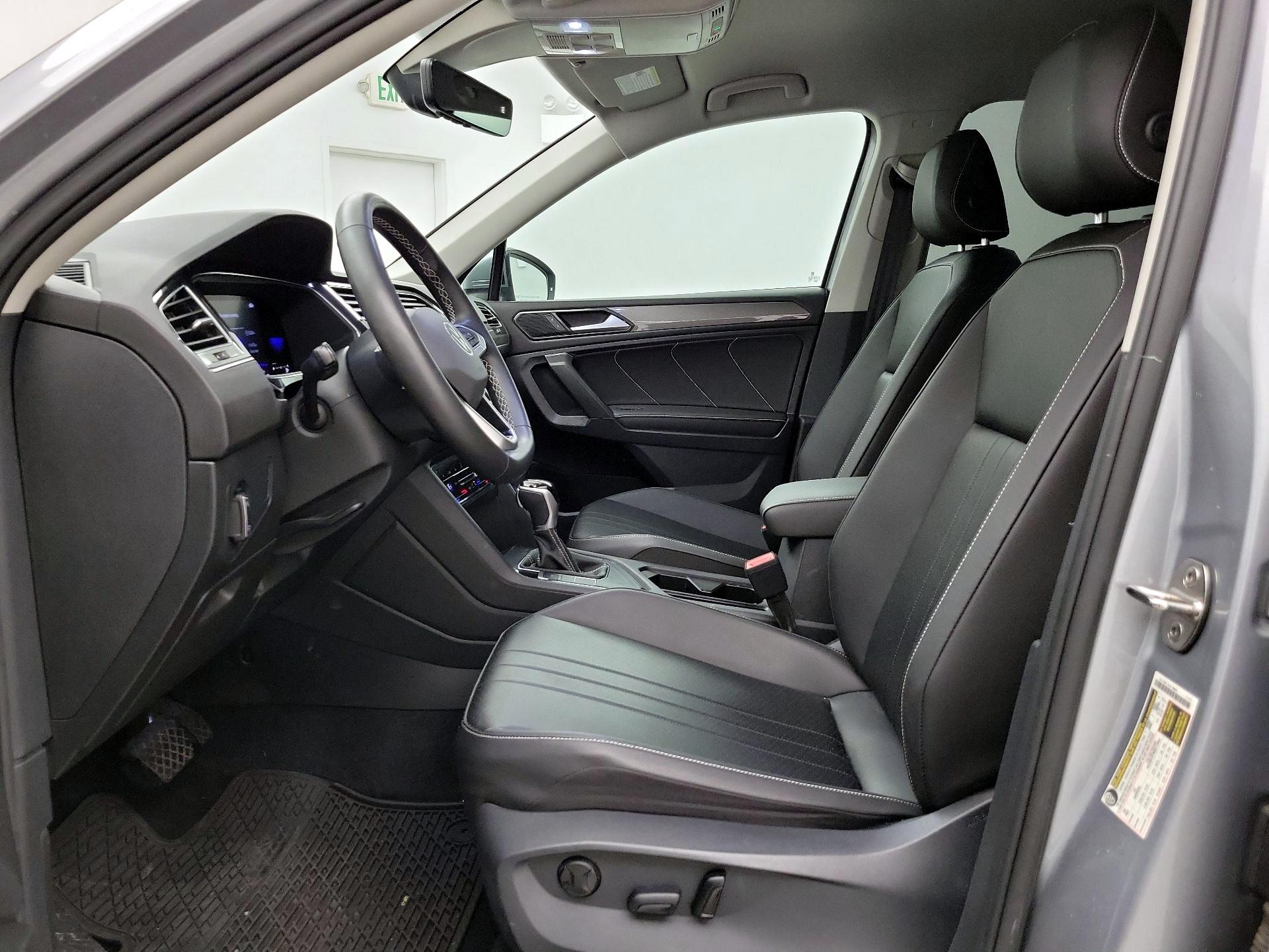 Thumbnail: 2022 Volkswagen Tiguan - 11