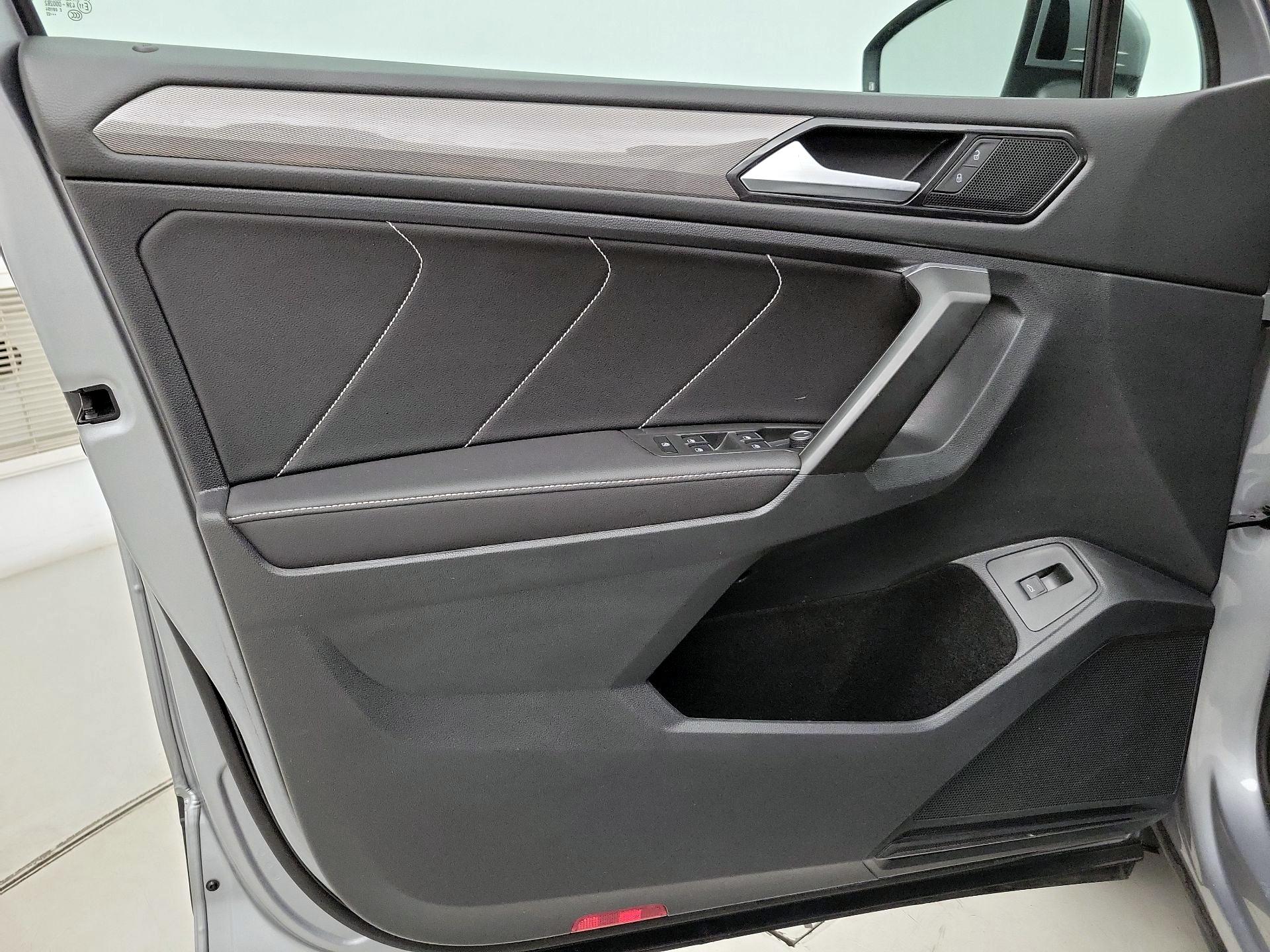 Thumbnail: 2022 Volkswagen Tiguan - 12