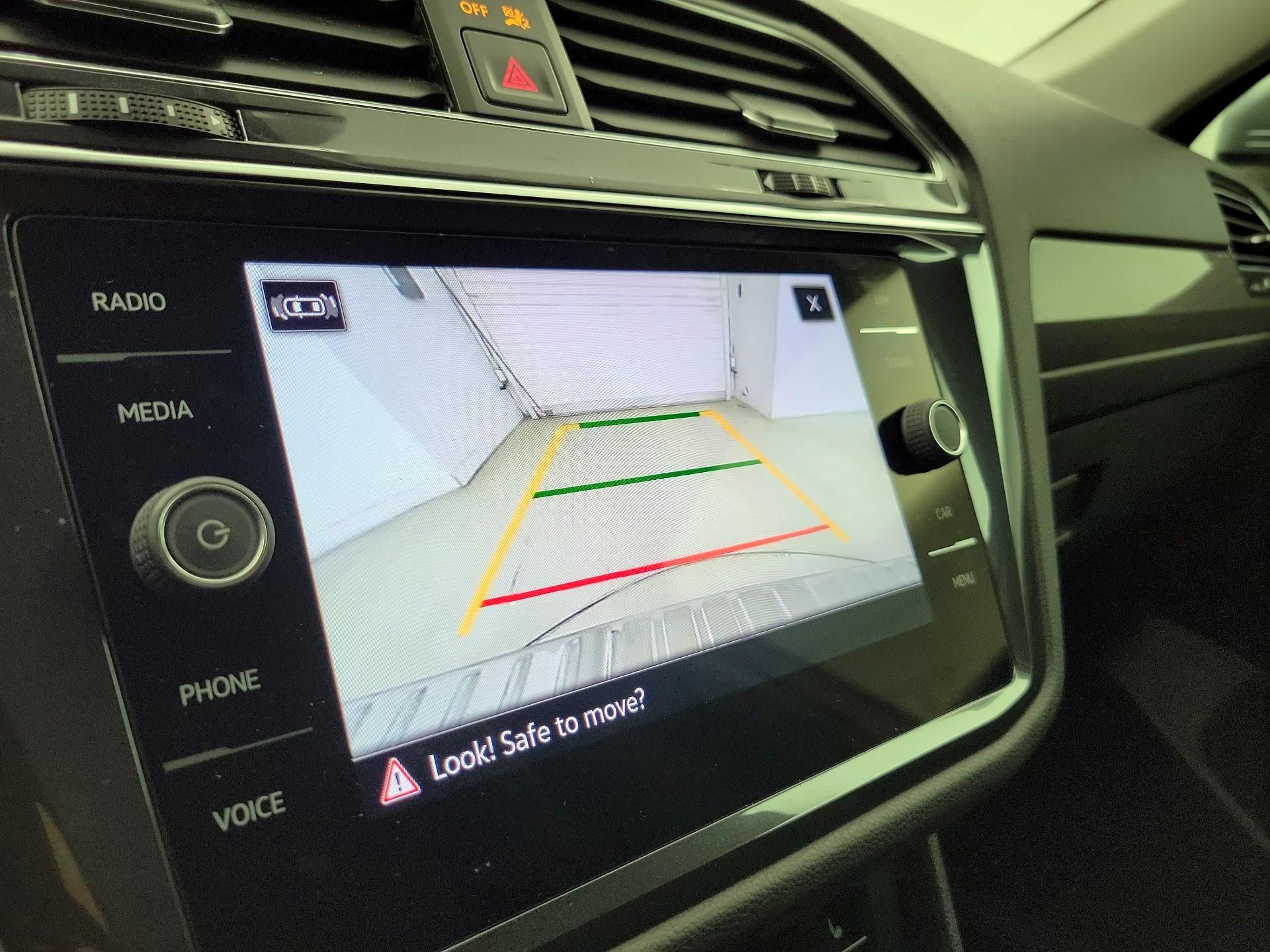 Thumbnail: 2022 Volkswagen Tiguan - 14