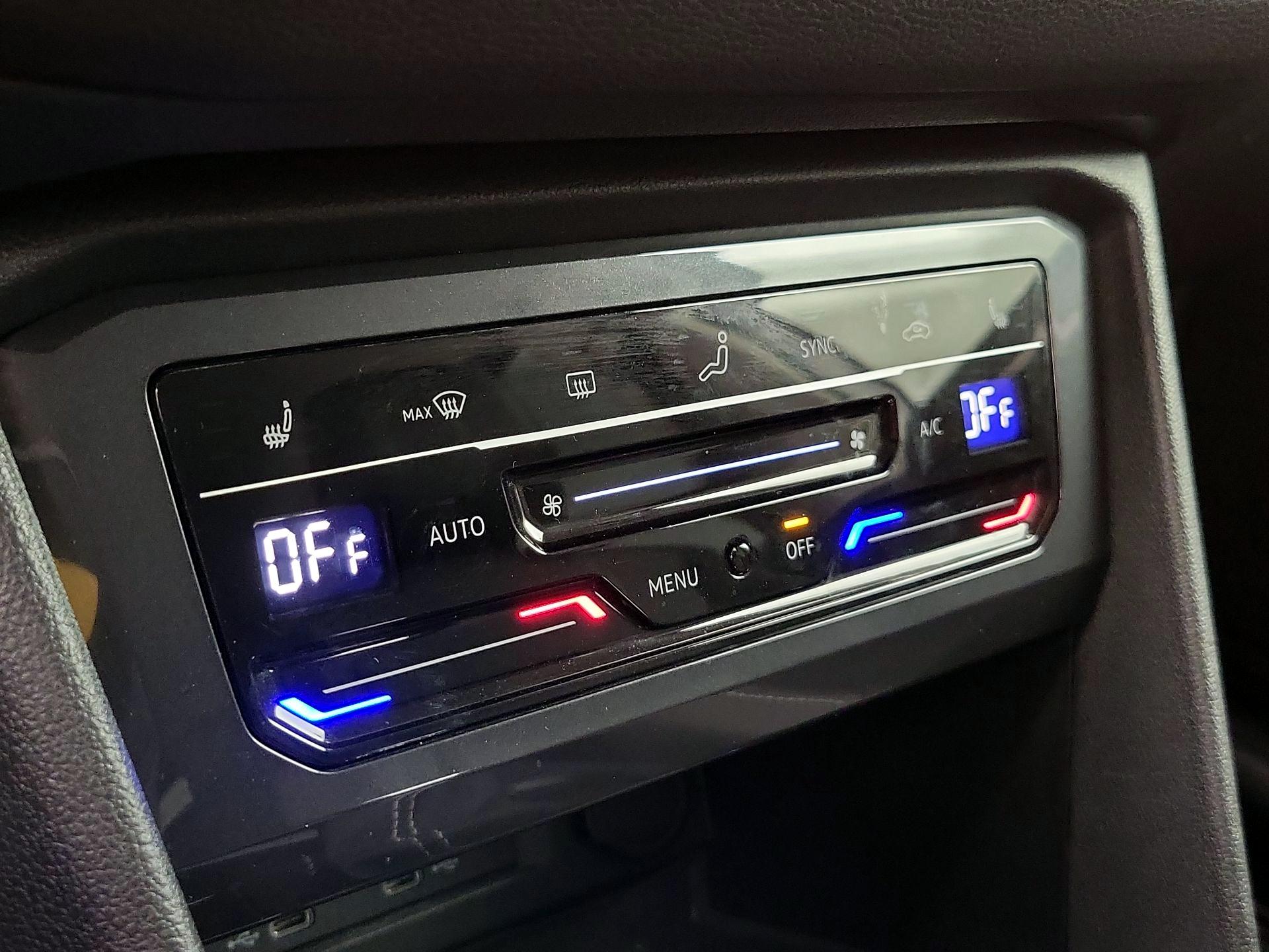 Thumbnail: 2022 Volkswagen Tiguan - 16