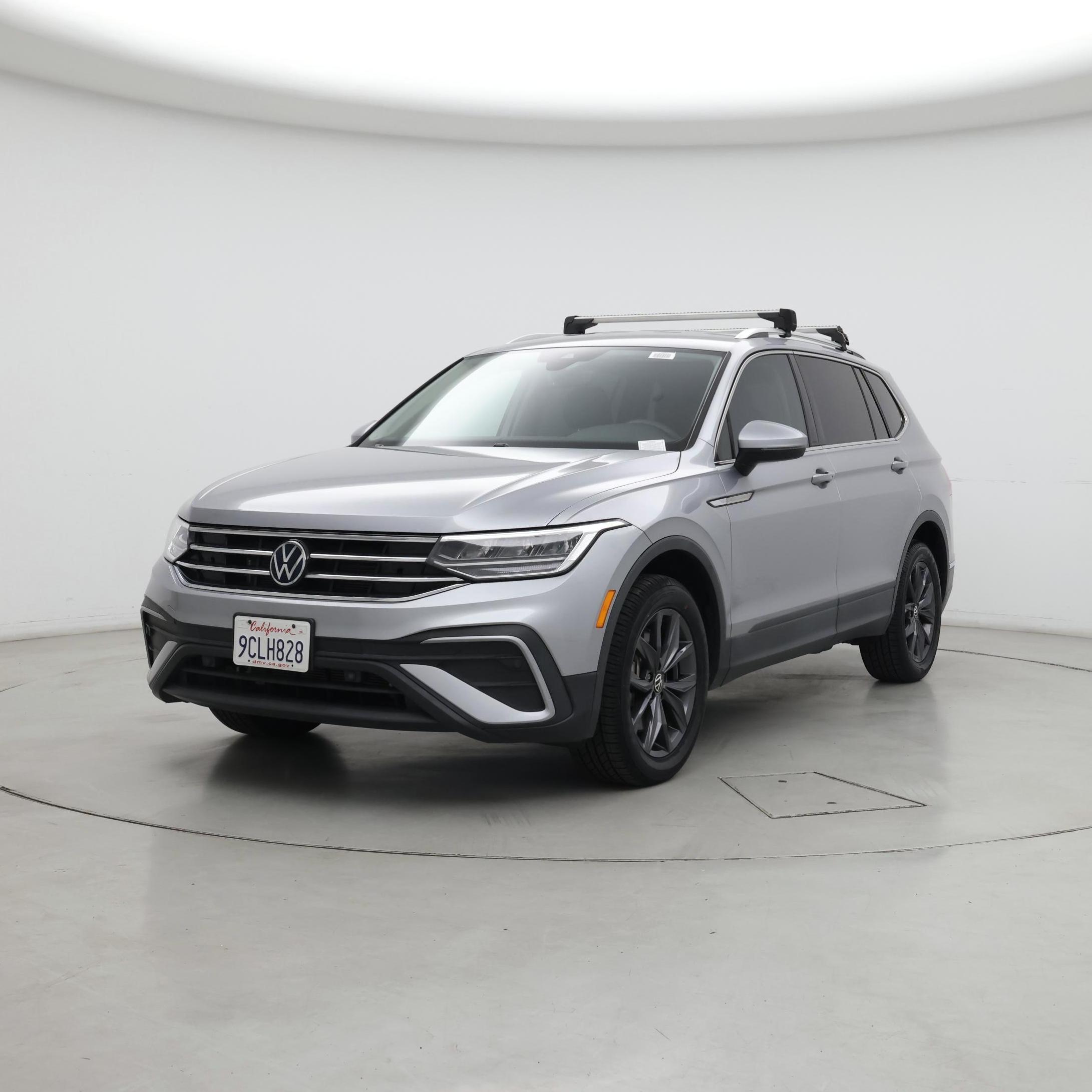 Thumbnail: 2022 Volkswagen Tiguan - 4